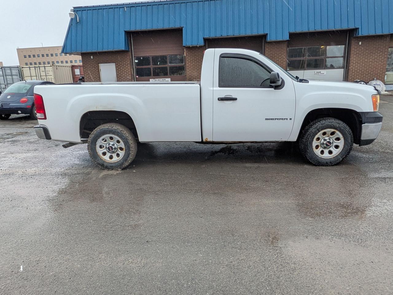 2009 GMC Sierra 1500 WT Photo2