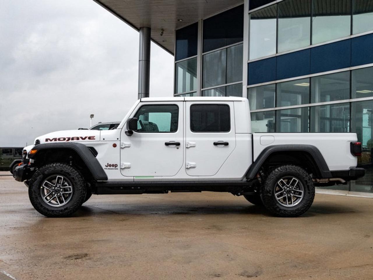 2026 Jeep Gladiator Mojave Photo