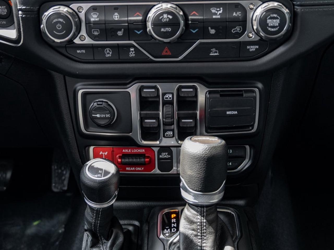 2026 Jeep Gladiator Mojave Photo