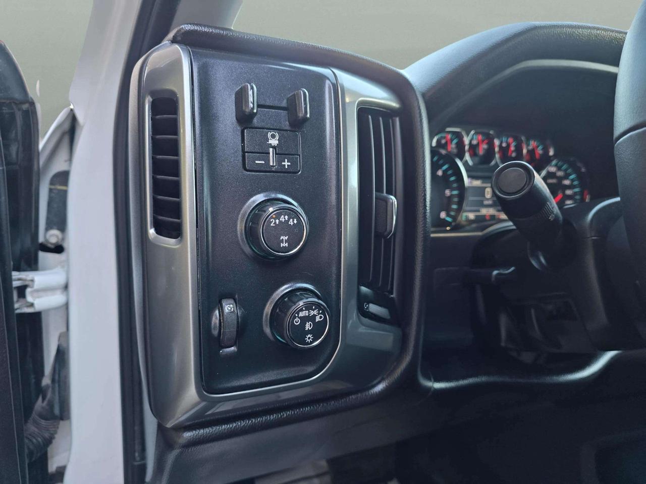 2018 Chevrolet Silverado 3500 4WD Crew Cab 167" LT Photo