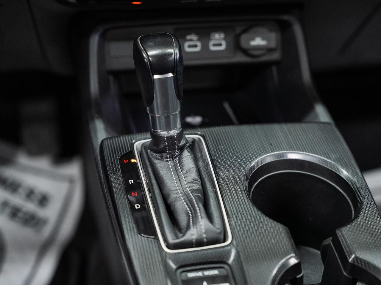 2022 Honda Civic TOURING | Nav | Leather | Sunroof | BSM | CarPlay