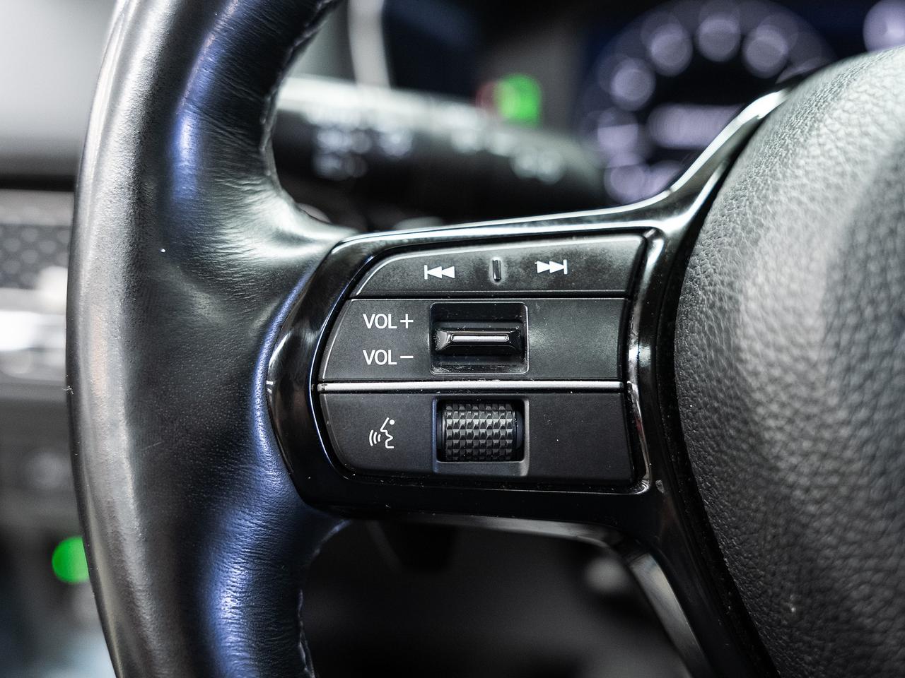 2022 Honda Civic TOURING | Nav | Leather | Sunroof | BSM | CarPlay