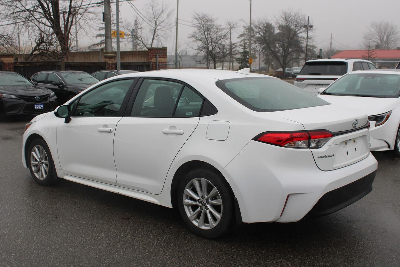 2024 Toyota Corolla LE Plus Sunroof Photo