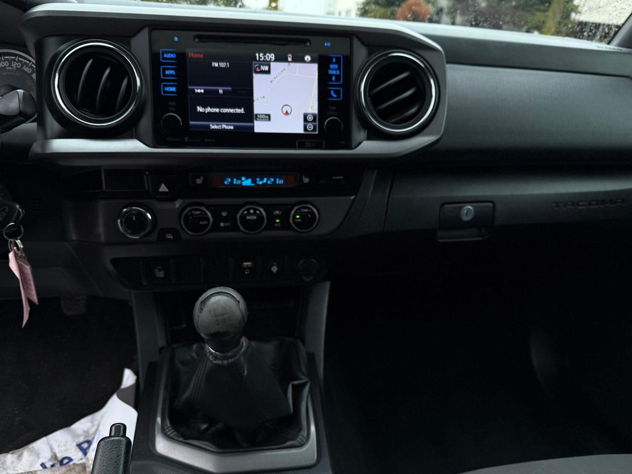 2017 Toyota Tacoma 4WD DOUBLE CAB V6 MAN TRD SPORT.NAV..CERTIFIED!! Photo