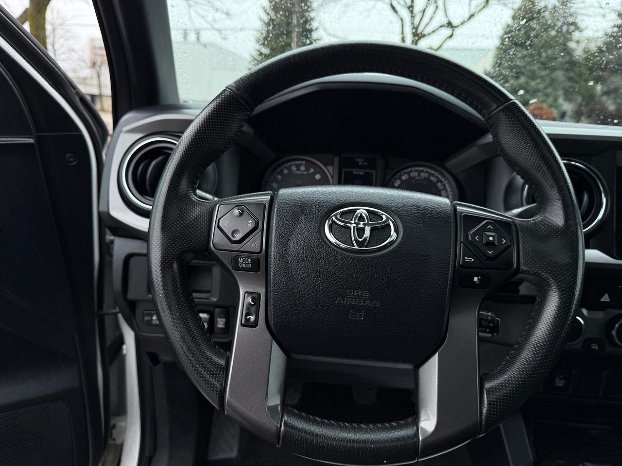 2017 Toyota Tacoma 4WD DOUBLE CAB V6 MAN TRD SPORT.NAV..CERTIFIED!! Photo