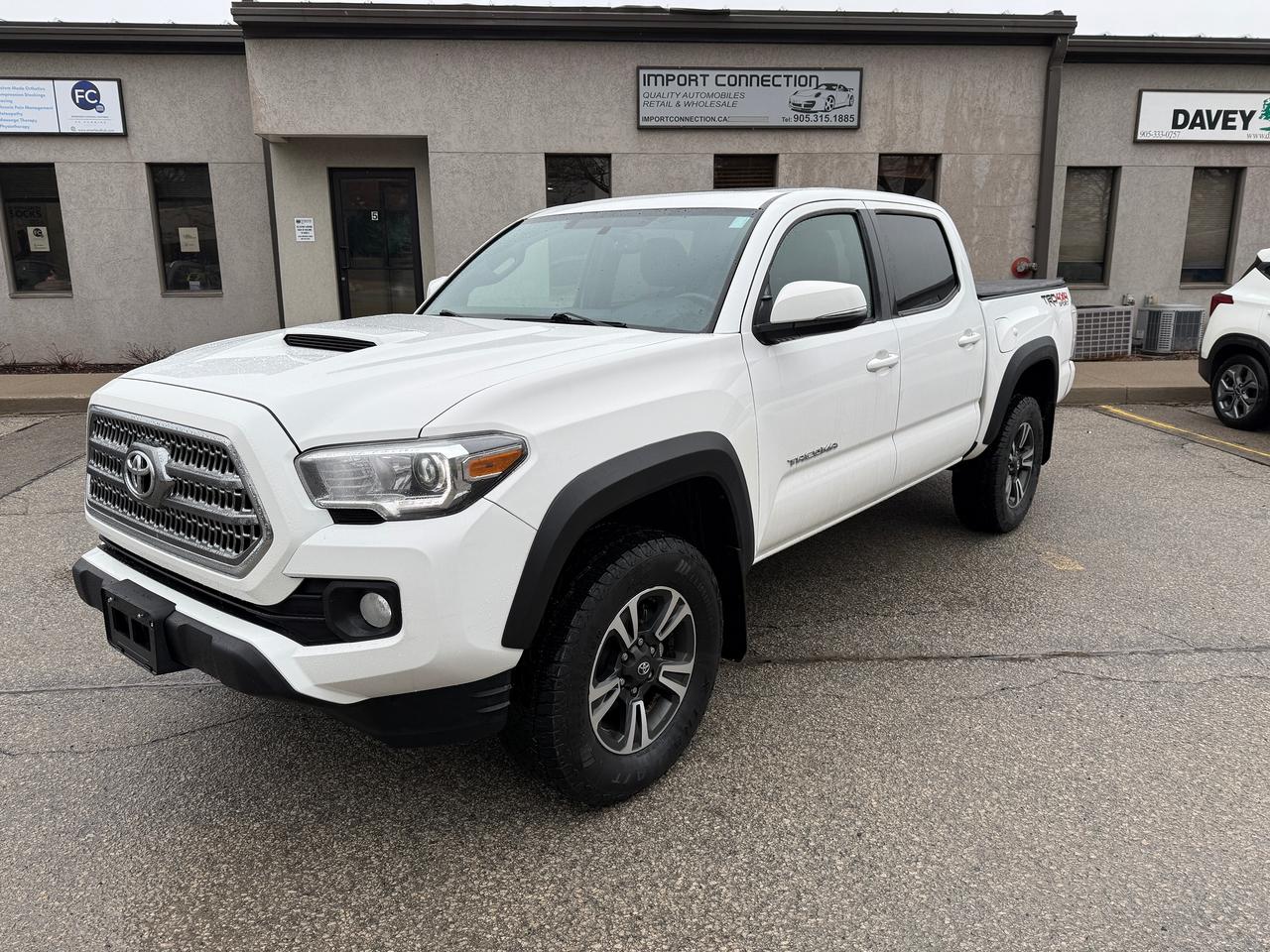 2017 Toyota Tacoma 4WD DOUBLE CAB V6 MAN TRD SPORT.NAV..CERTIFIED!!