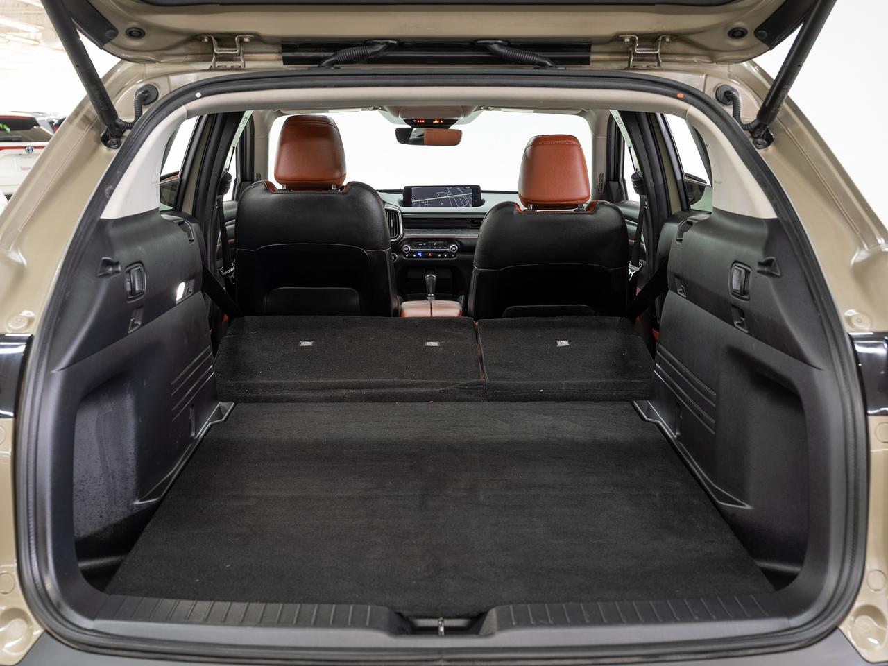 2024 Mazda CX-50 GT AWD | Nav | Leather | Sunroof | BSM | CarPlay