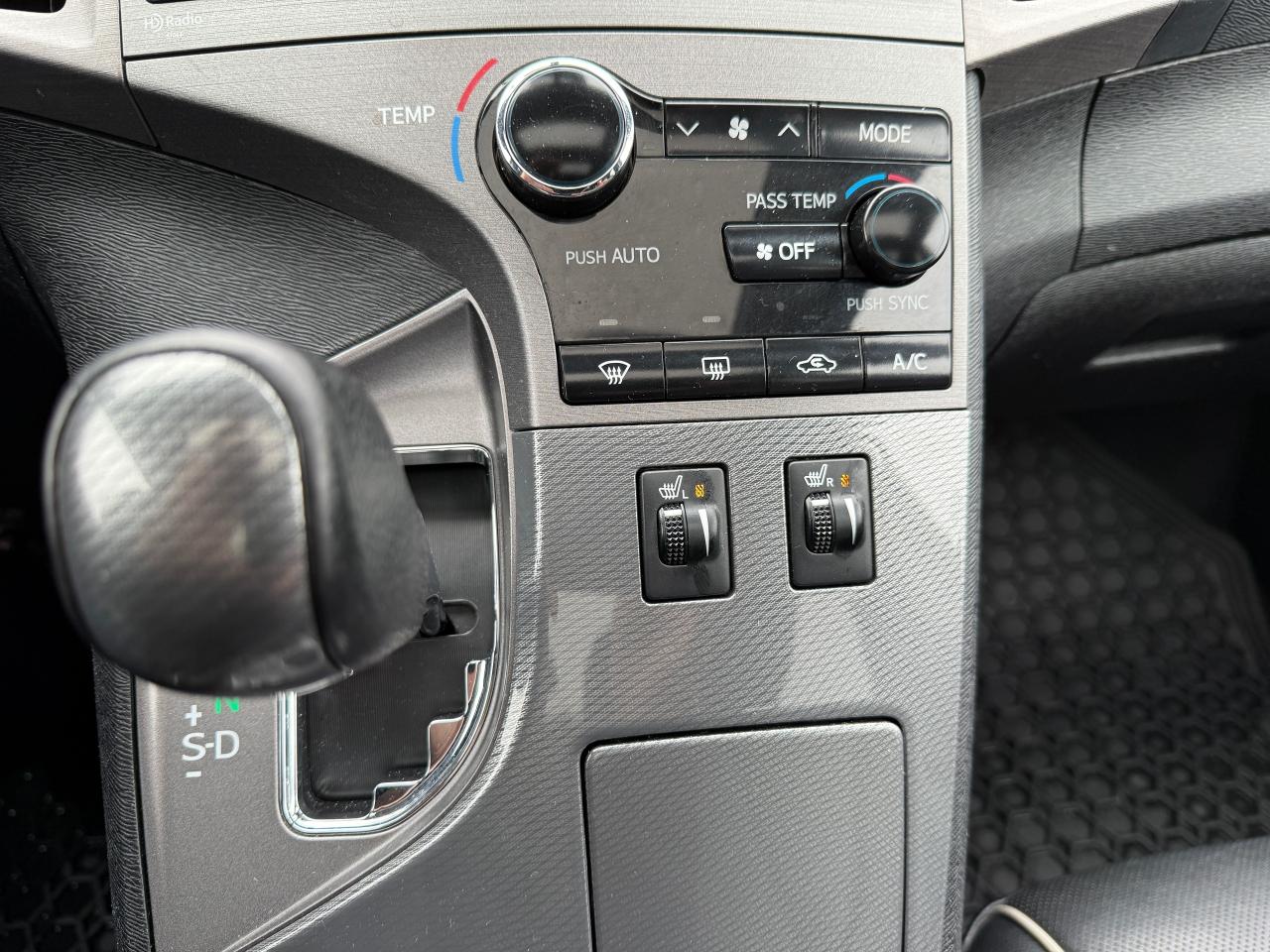 2013 Toyota Venza 4dr Wgn V6 AWD,NO ACCIDENTS,NAV,LEATHER,CERTIFIED! Photo