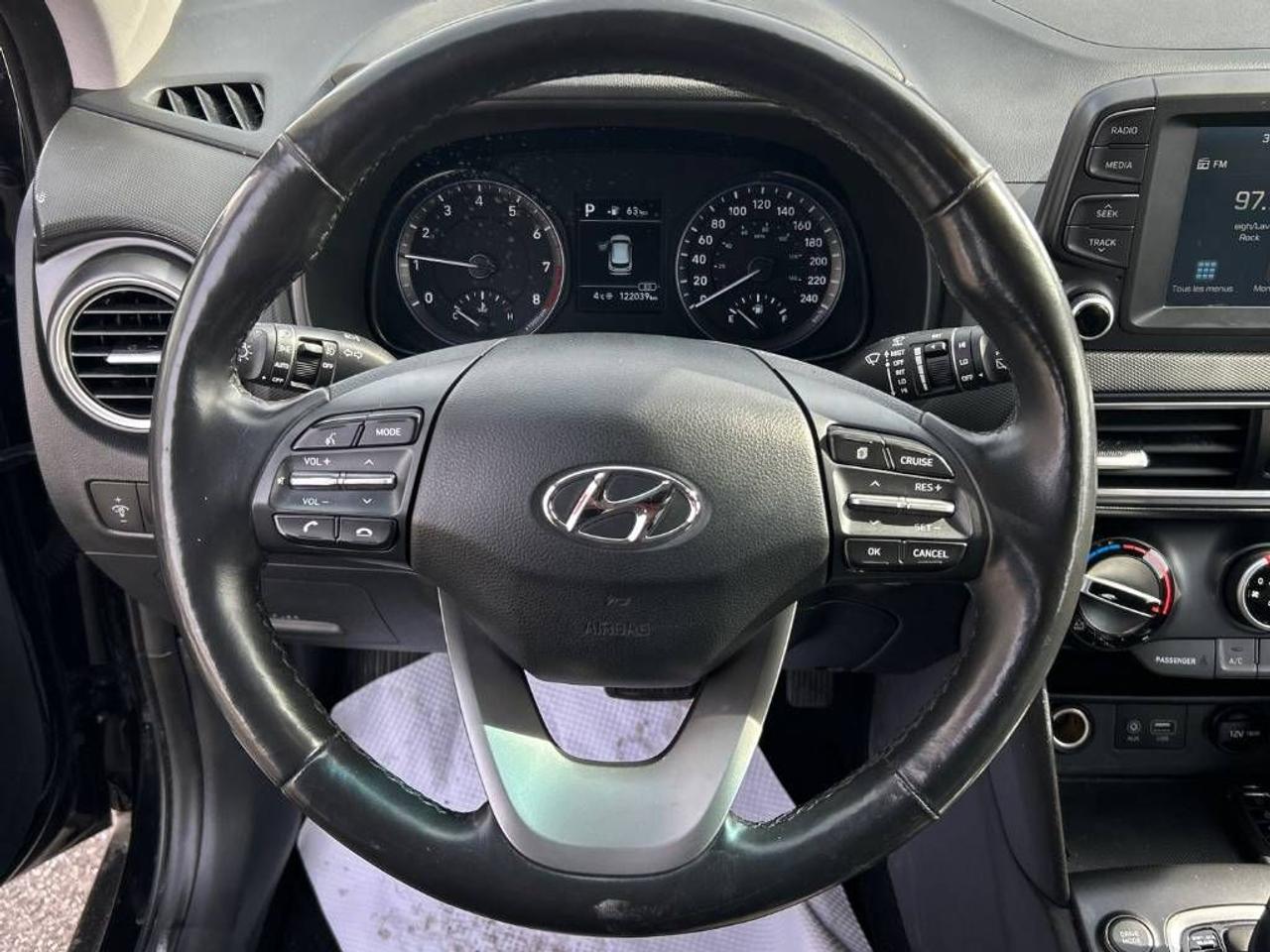 2018 Hyundai KONA Preferred - CLEAN!! HEATED SEATS & STEERING WHEEL! Photo