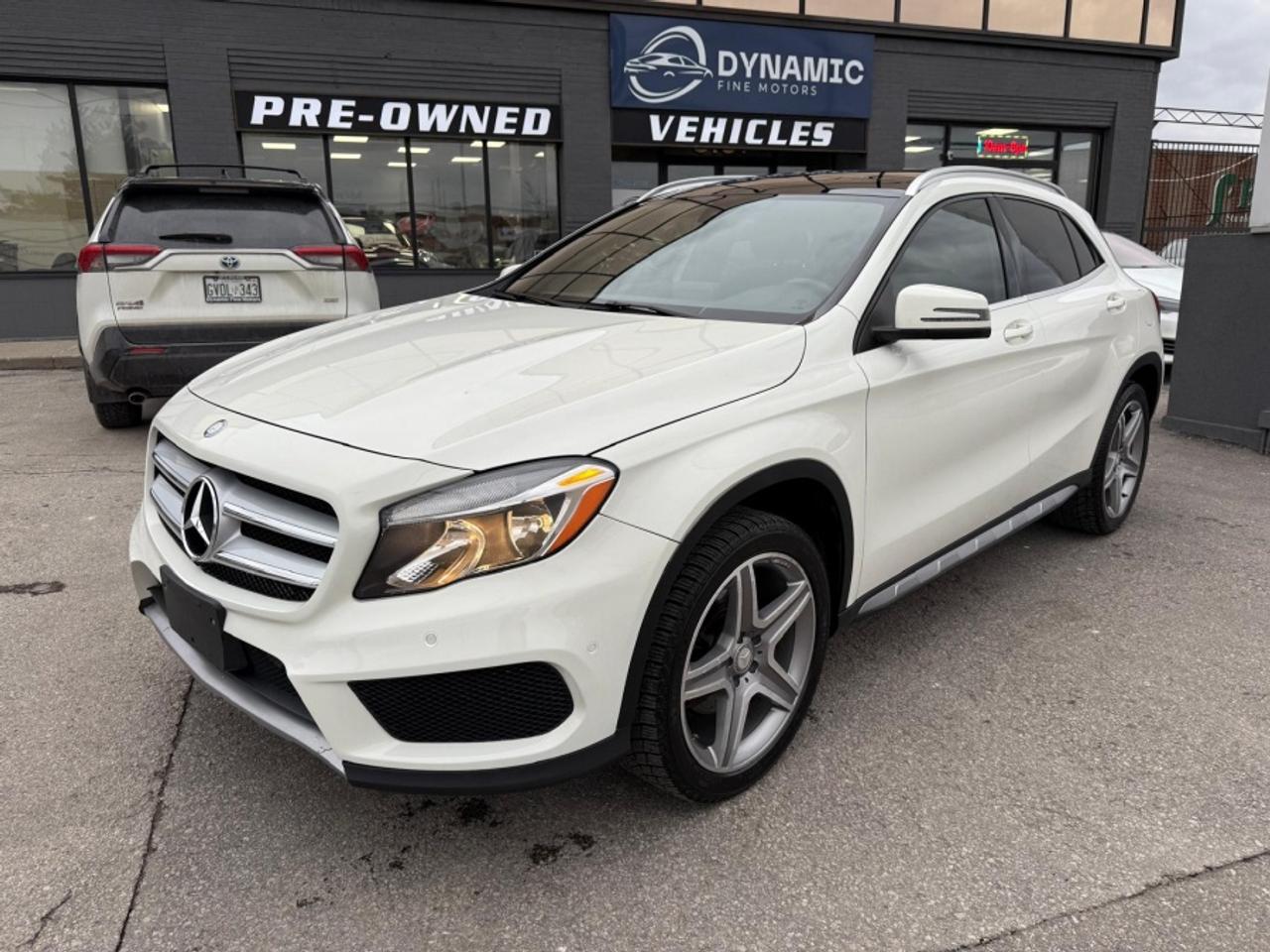 2017 Mercedes-Benz GLA GLA 250 4MATIC * AMG * NAVIAGTION * PANO SUNROOF - Photo #1