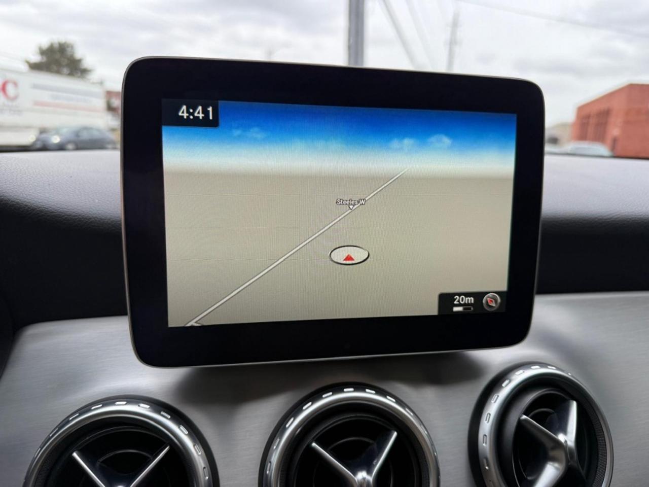 2017 Mercedes-Benz GLA GLA 250 4MATIC * AMG * NAVIAGTION * PANO SUNROOF - Photo #13