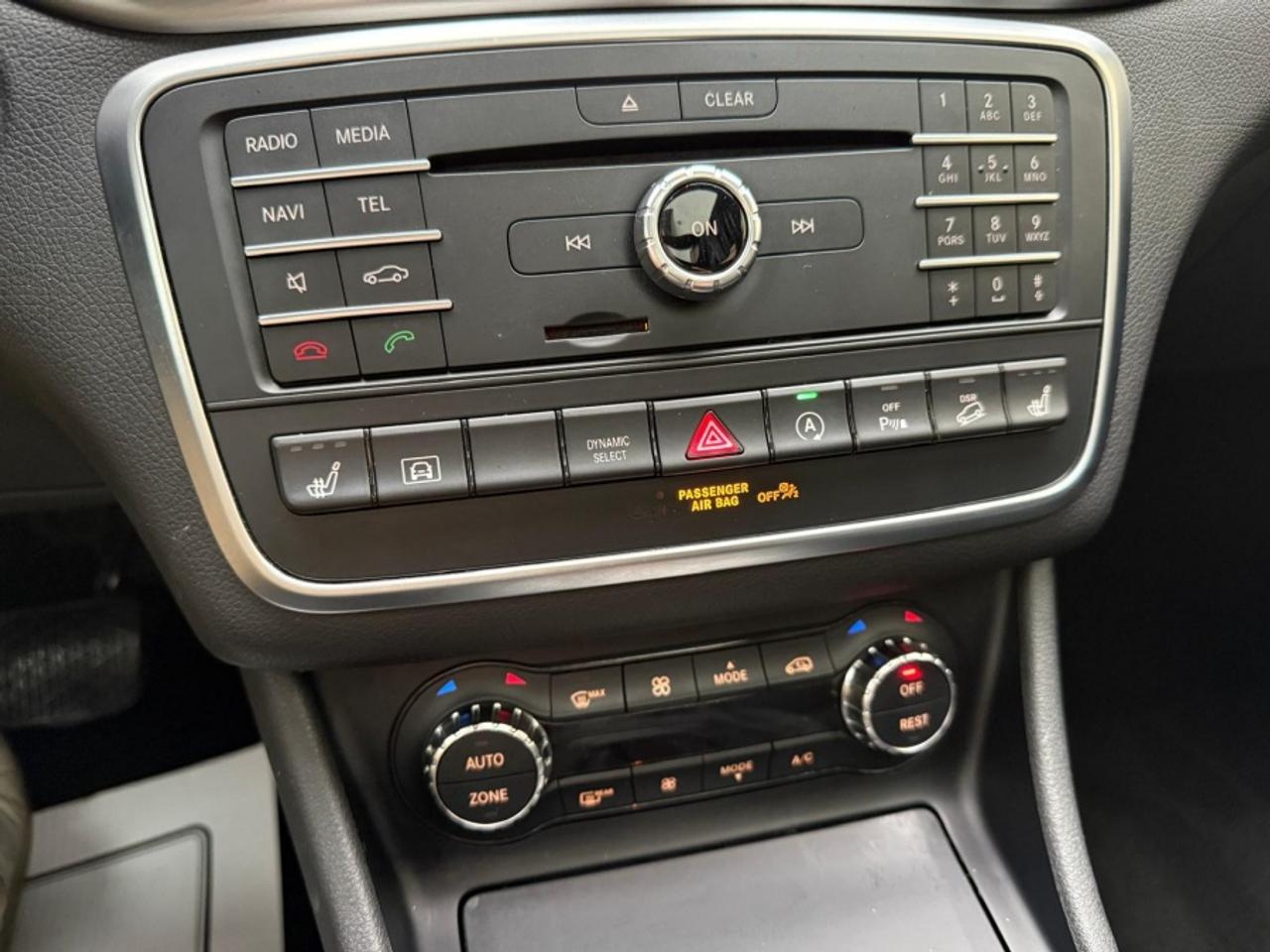 2017 Mercedes-Benz GLA GLA 250 4MATIC * AMG * NAVIAGTION * PANO SUNROOF - Photo #16