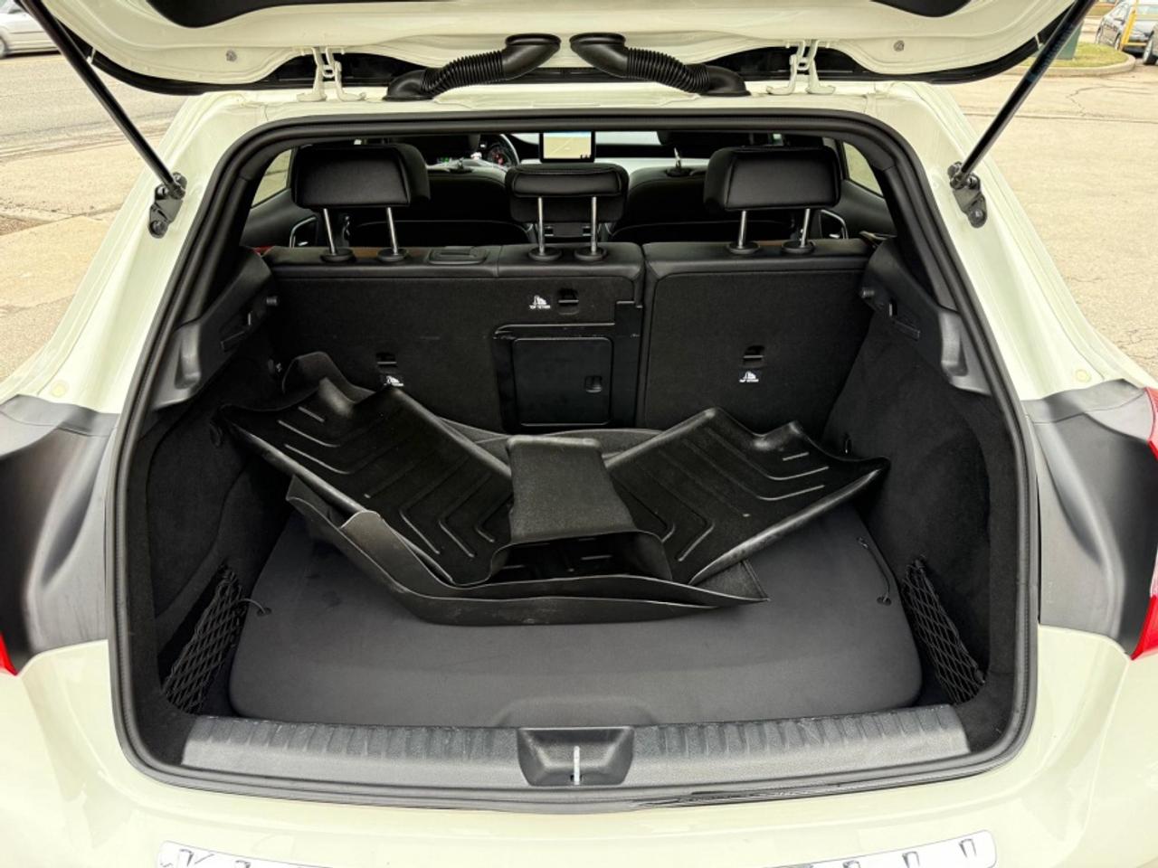 2017 Mercedes-Benz GLA GLA 250 4MATIC * AMG * NAVIAGTION * PANO SUNROOF Photo