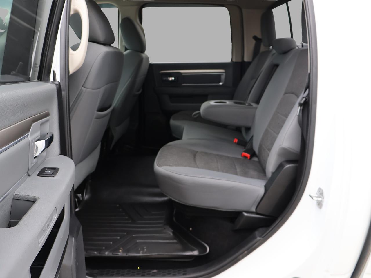 2015 RAM 1500 BIG HORN DIESEL CREW 4WD CERTIFIED *ACCIDENT FREE*DODGE MAINTAIN*  CAMERA BLUETOOTH HEATED SEATS/STEERING RUNNING BOARDS CRUISE ALLOYS Photo