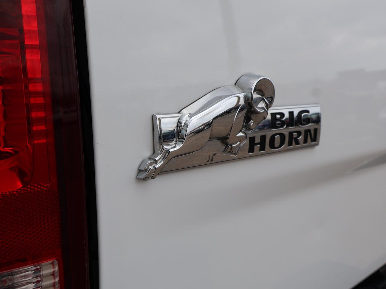 2015 RAM 1500 BIG HORN DIESEL CREW 4WD CERTIFIED *ACCIDENT FREE*DODGE MAINTAIN*  CAMERA BLUETOOTH HEATED SEATS/STEERING RUNNING BOARDS CRUISE ALLOYS Photo