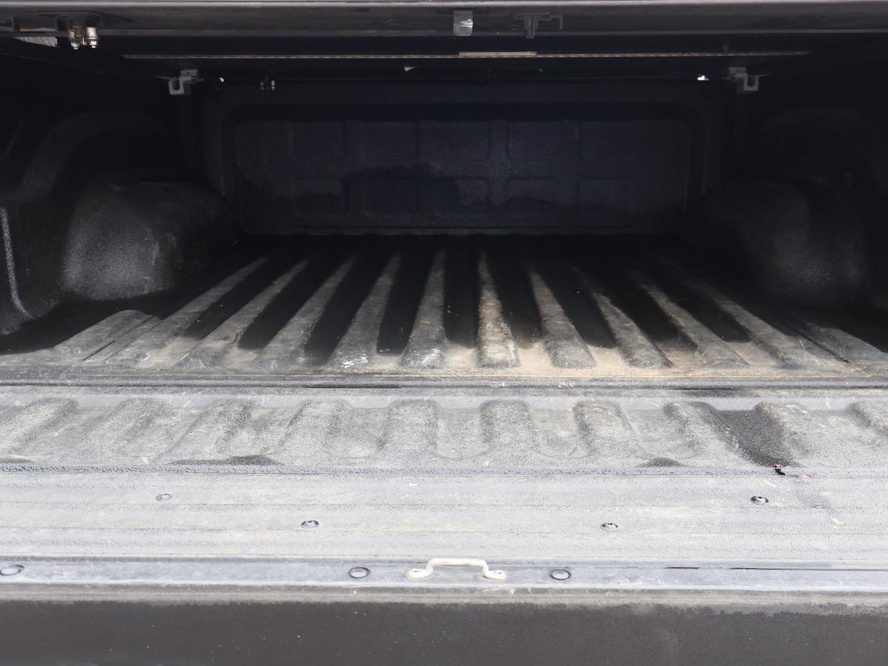 2015 RAM 1500 BIG HORN DIESEL CREW 4WD CERTIFIED *ACCIDENT FREE*DODGE MAINTAIN*  CAMERA BLUETOOTH HEATED SEATS/STEERING RUNNING BOARDS CRUISE ALLOYS Photo