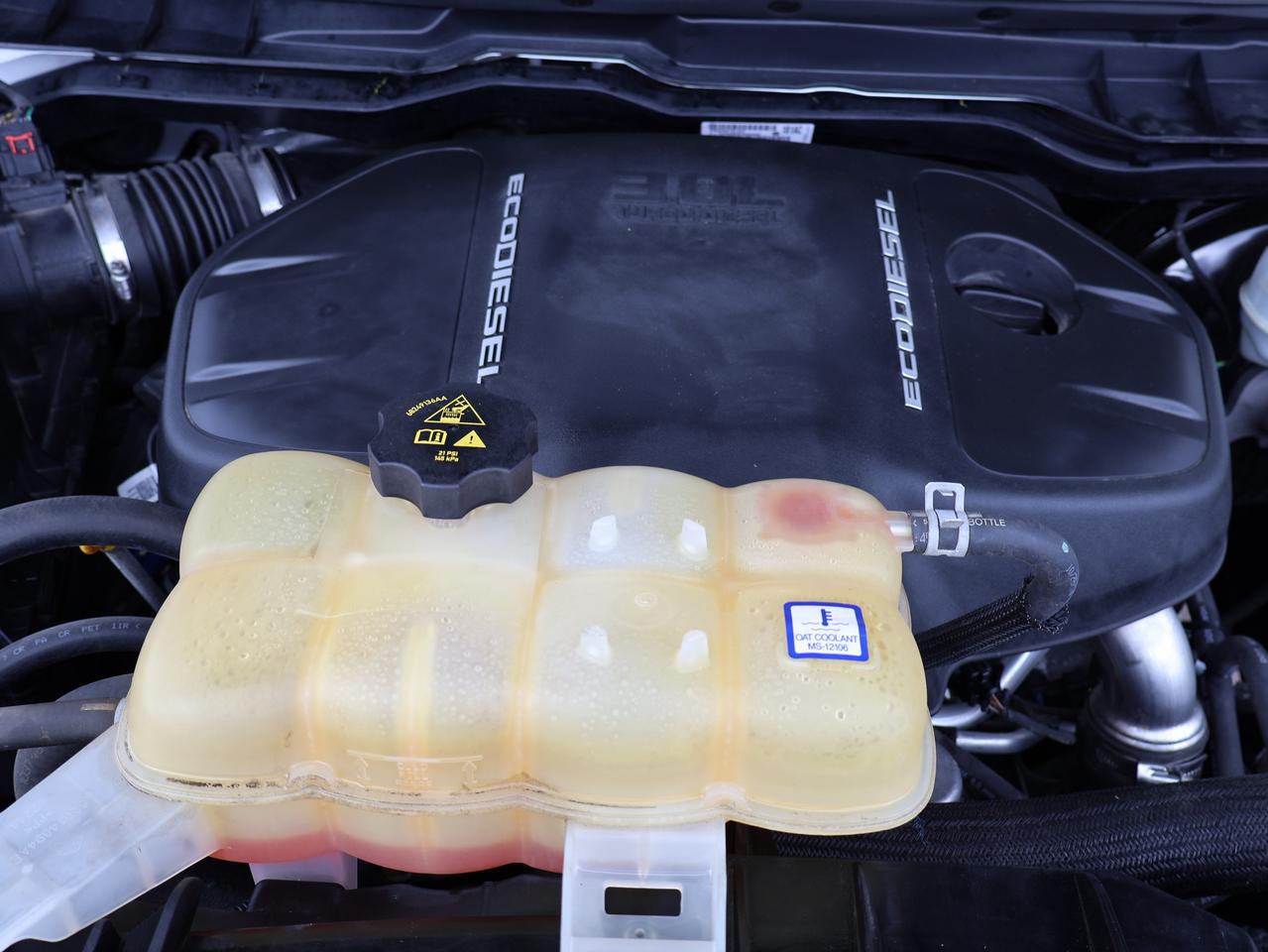 2015 RAM 1500 BIG HORN DIESEL CREW 4WD CERTIFIED *ACCIDENT FREE*DODGE MAINTAIN*  CAMERA BLUETOOTH HEATED SEATS/STEERING RUNNING BOARDS CRUISE ALLOYS Photo