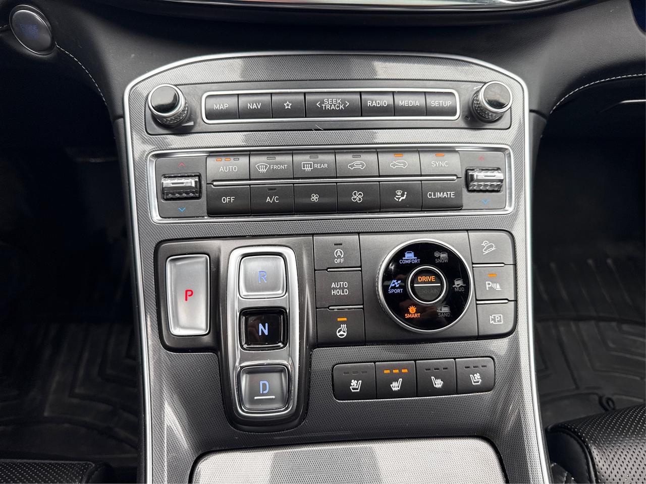 2021 Hyundai Santa Fe Ultimate Calligraphy Photo