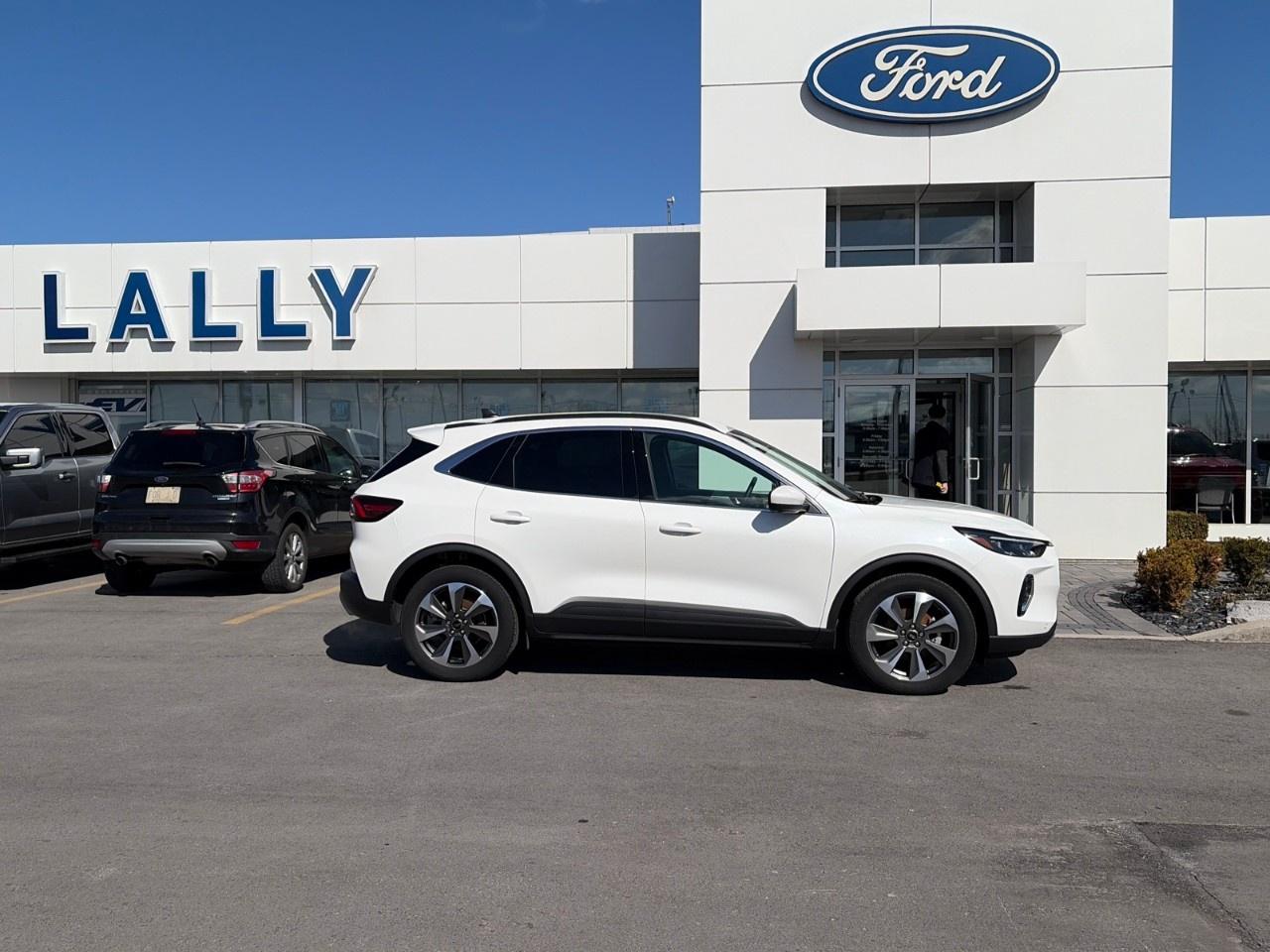 2023 Ford Escape Platinum AWD Photo