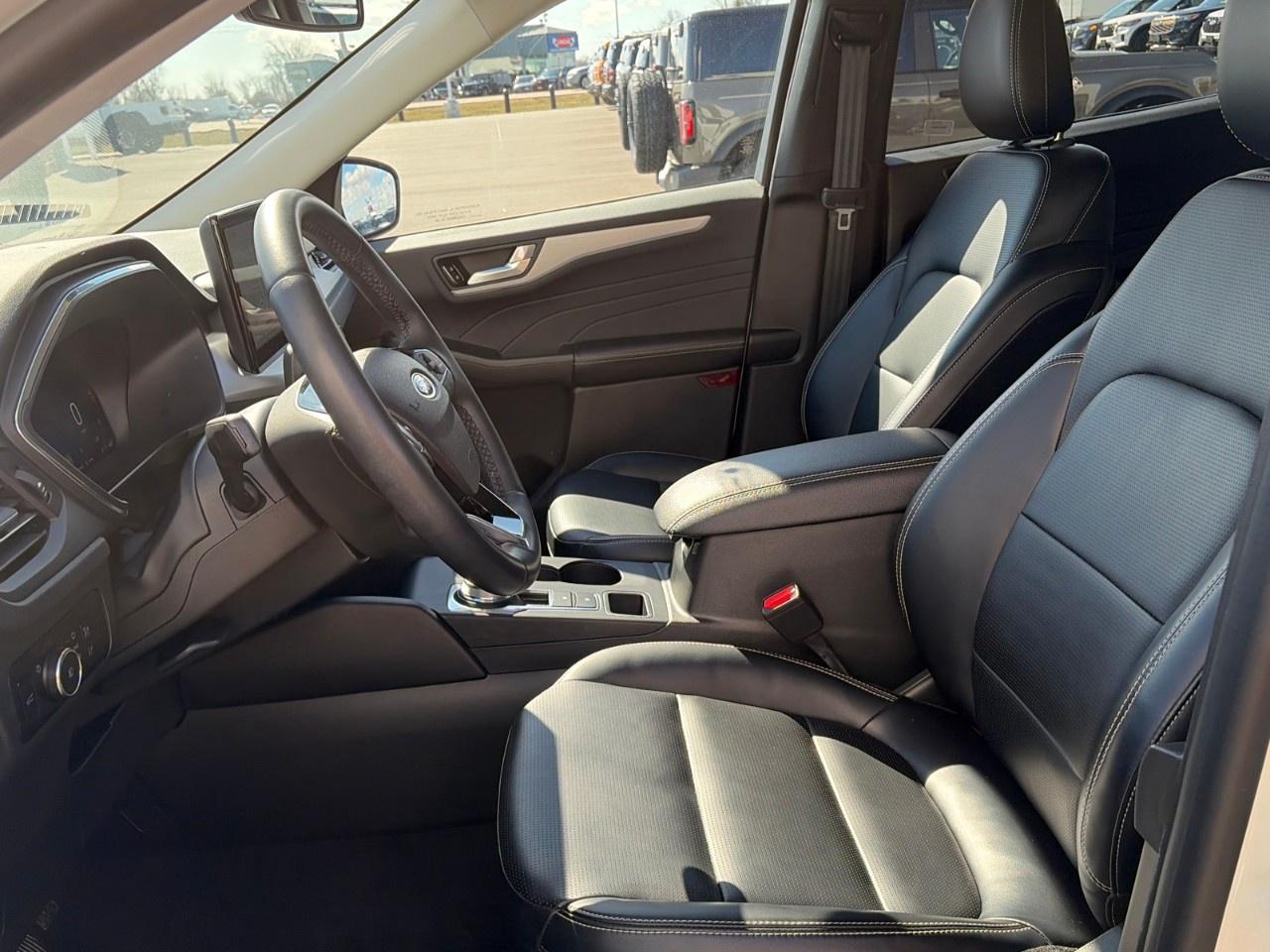 2023 Ford Escape Platinum AWD Photo