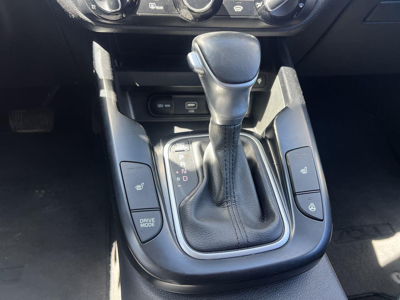2020 Kia Soul EX HEATED SEATS, HEATED STEERING WHEEL, BACK UP CAM!! Photo