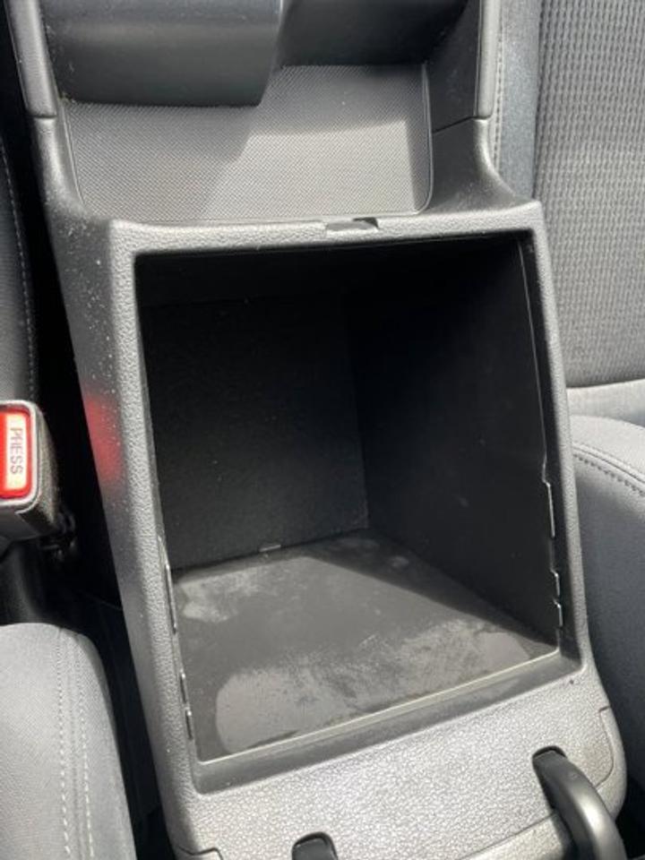 13732823