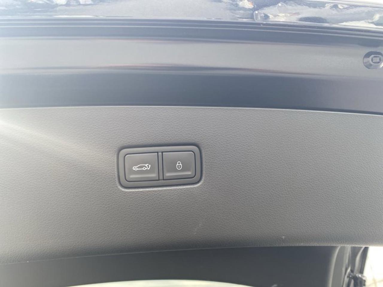 13732829