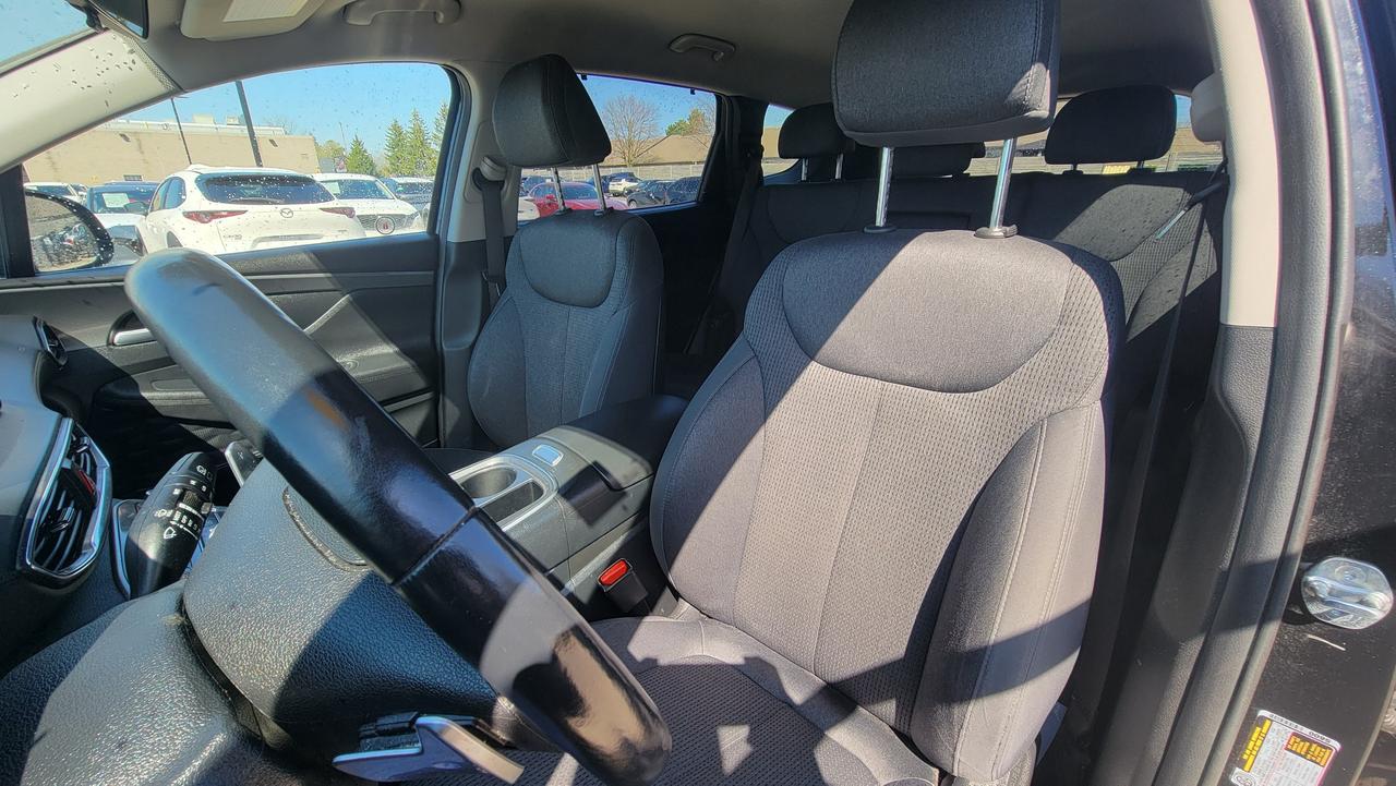 2023 Hyundai Santa Fe Preferred Photo