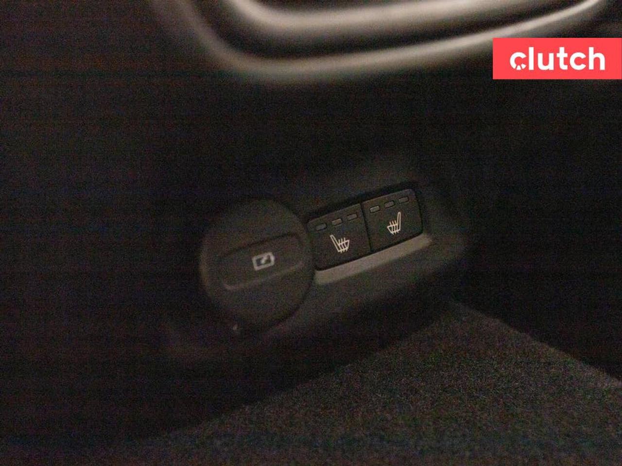 13733285