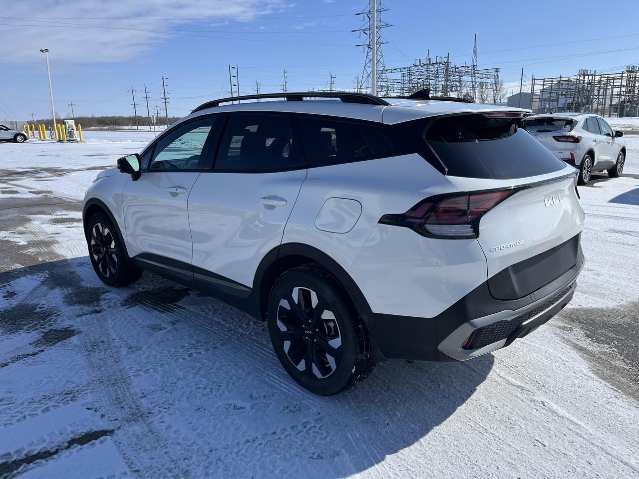 2023 Kia Sportage X-Line Limited AWD w/Black Interior Photo3