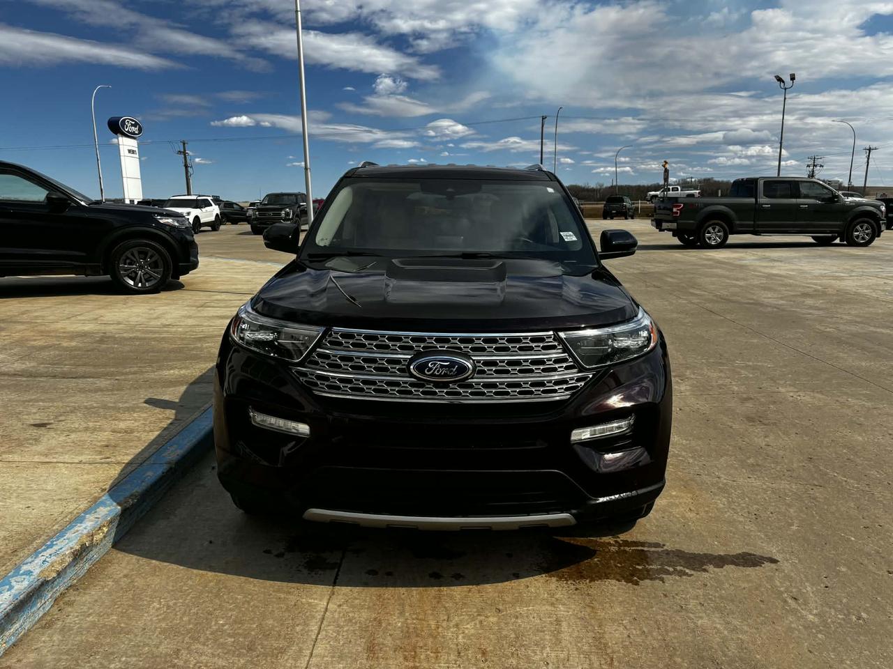 2023 Ford Explorer Limited 4WD Photo1