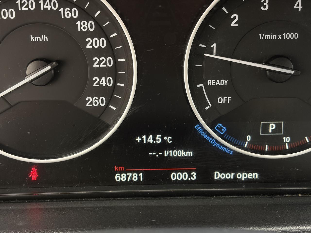 13733570