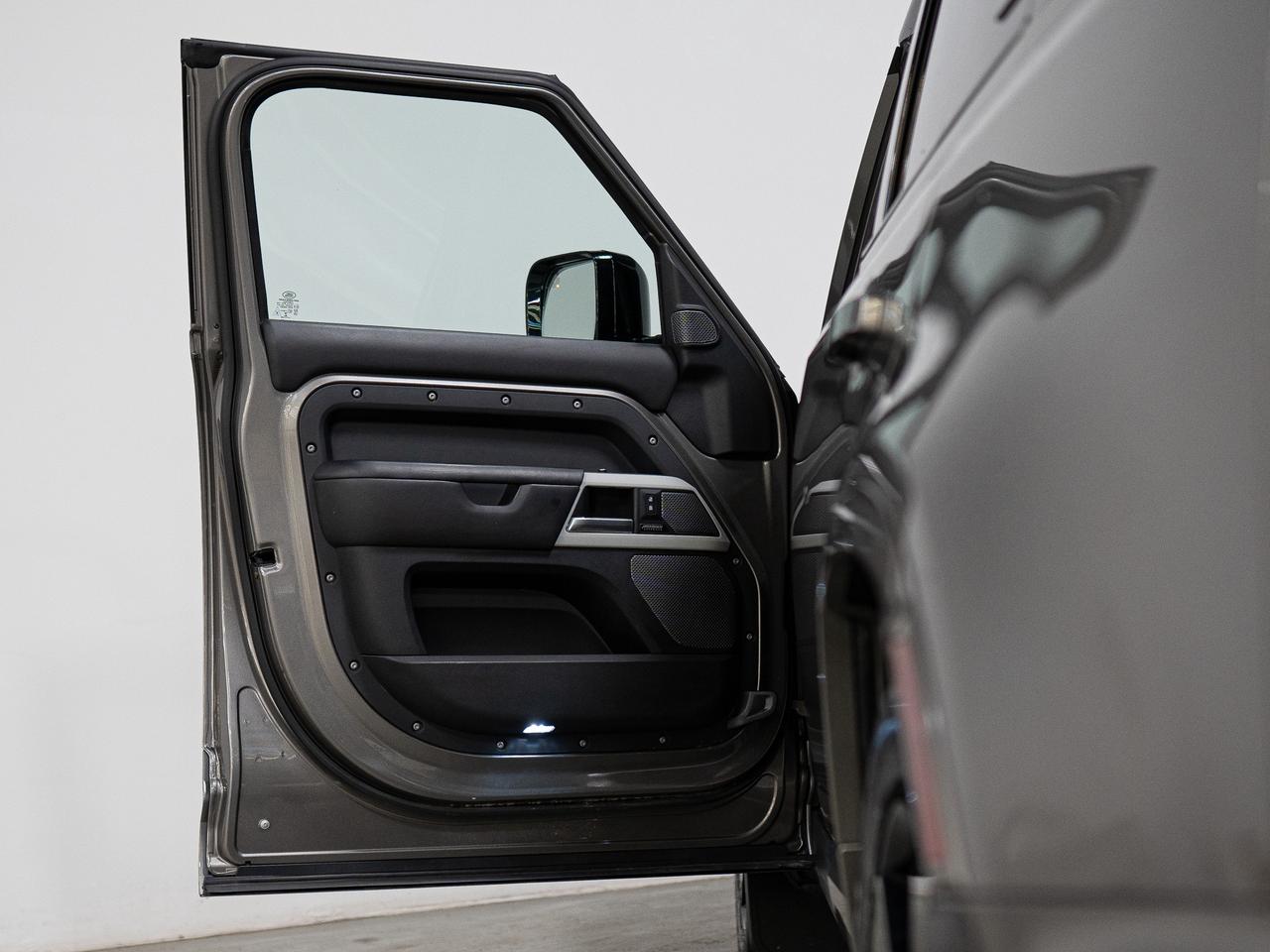 2022 Land Rover Defender 110 | XS EDITION | P400 | PANO | 22 IN Photo