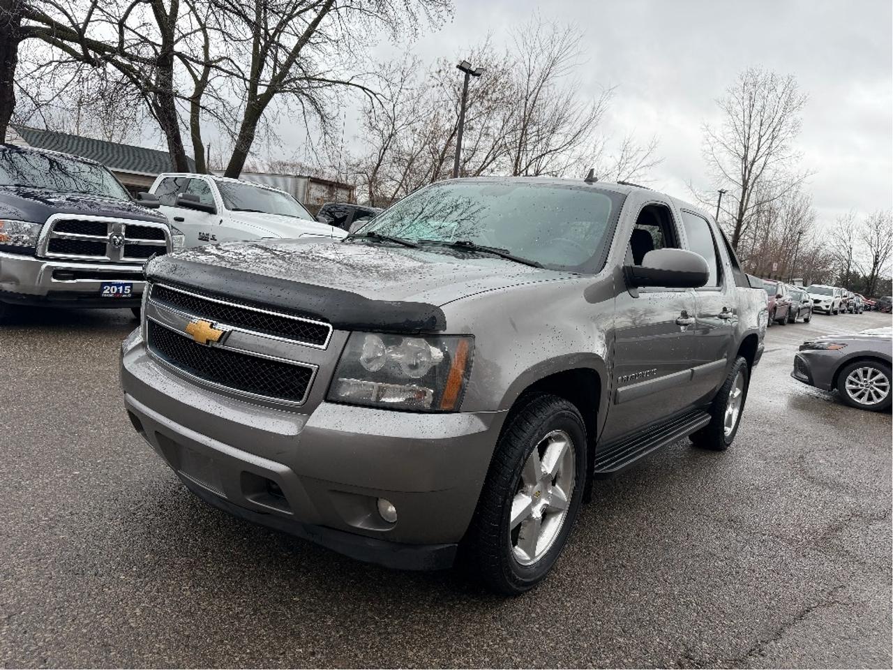 2009 Chevrolet Avalanche LS | Undercoated Annualy | Very Well Maintained Photo2