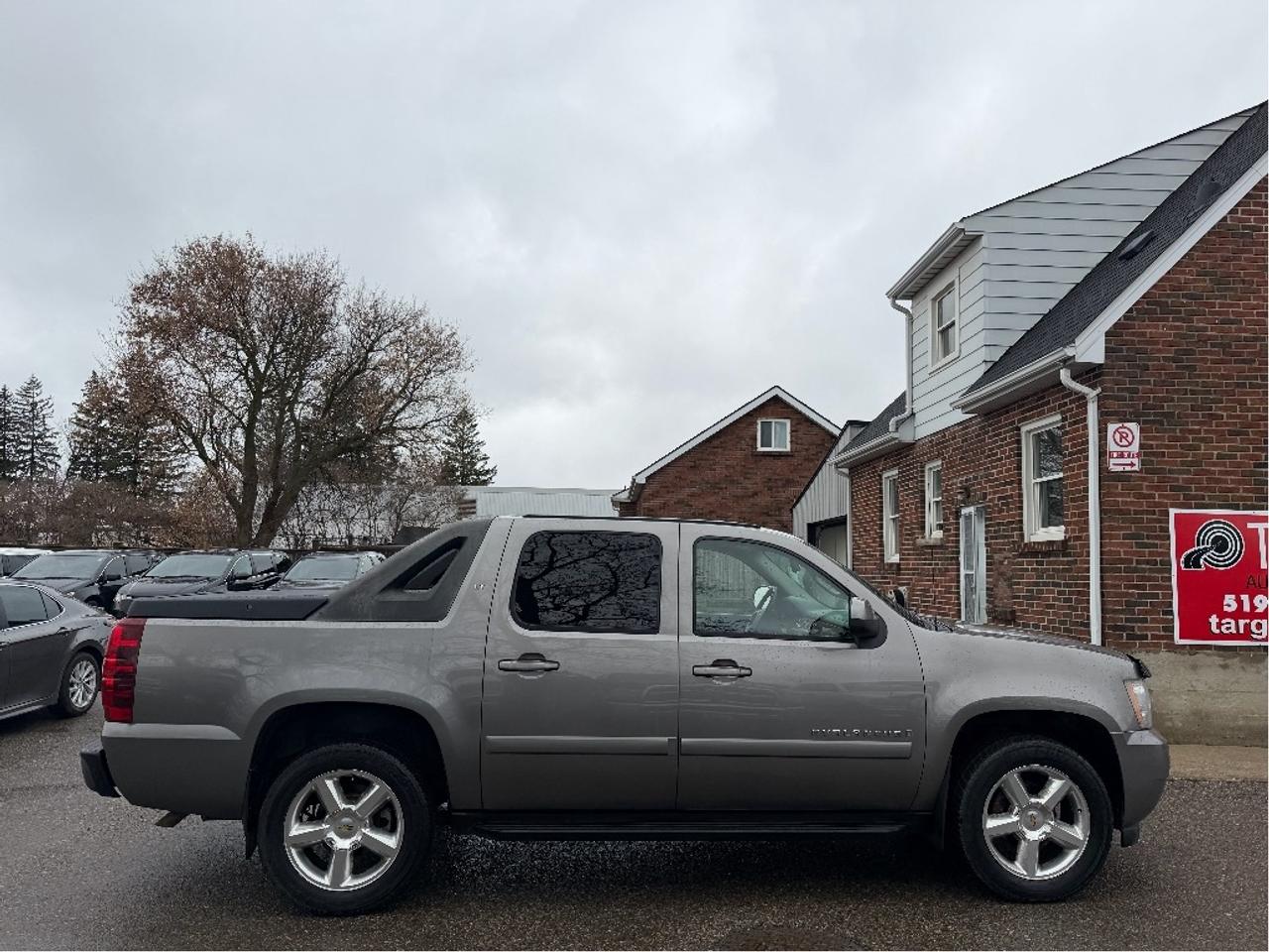2009 Chevrolet Avalanche LS | Undercoated Annualy | Very Well Maintained Photo