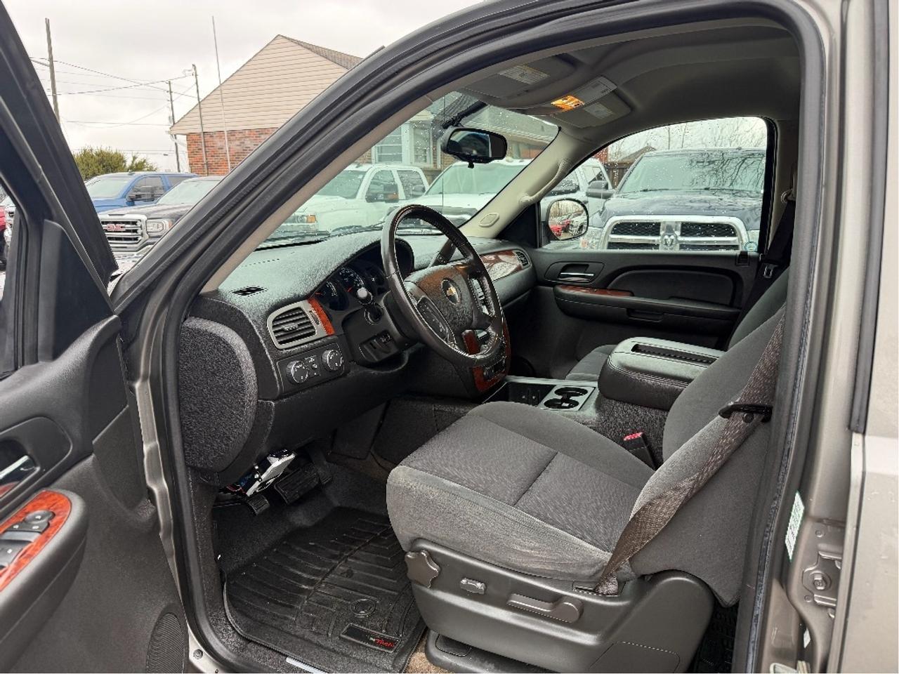 2009 Chevrolet Avalanche LS | Undercoated Annualy | Very Well Maintained Photo