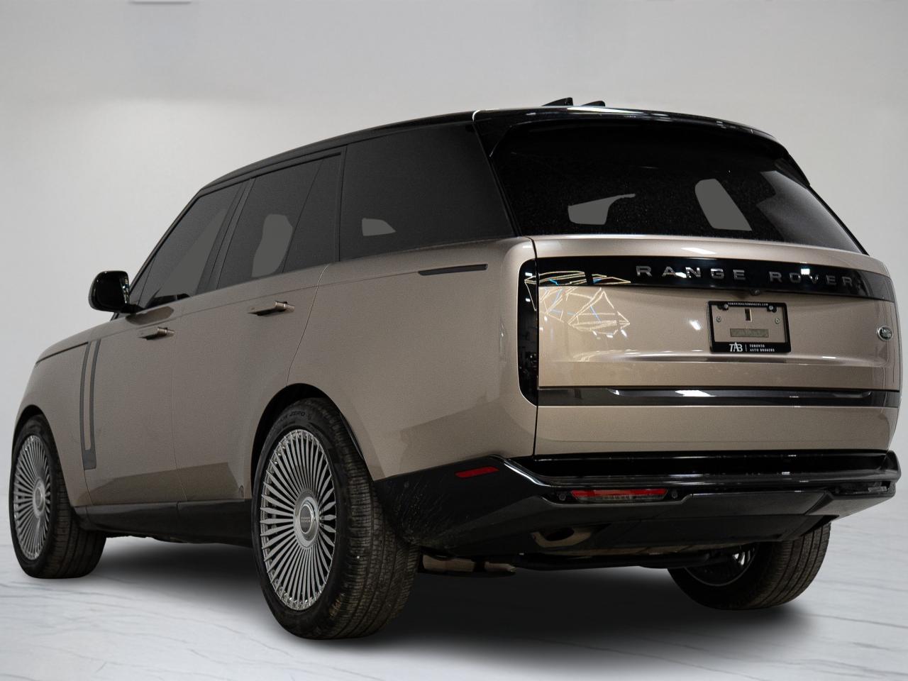 2023 Land Rover Range Rover P400 | MERIDIAN | HUD | PANO | 22 IN Photo