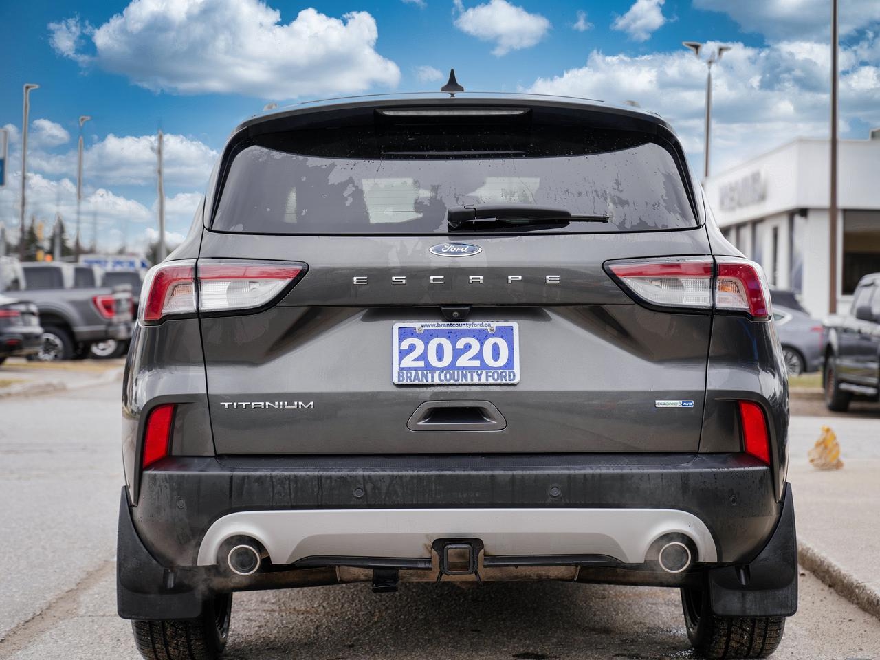 2020 Ford Escape TITANIUM | VERY LOW KMS | LEATHER | PANO ROOF Photo4