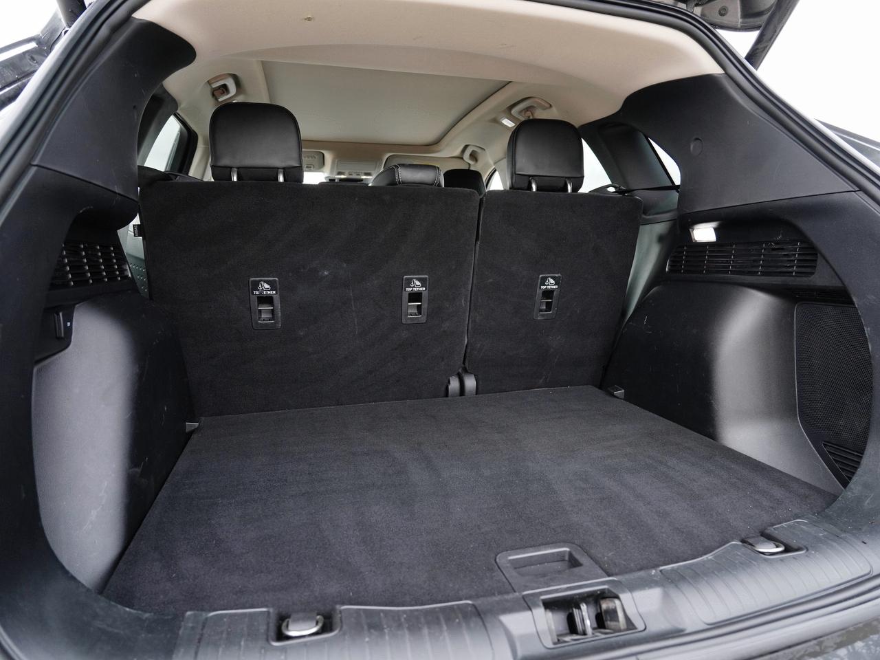 2020 Ford Escape TITANIUM | VERY LOW KMS | LEATHER | PANO ROOF Photo