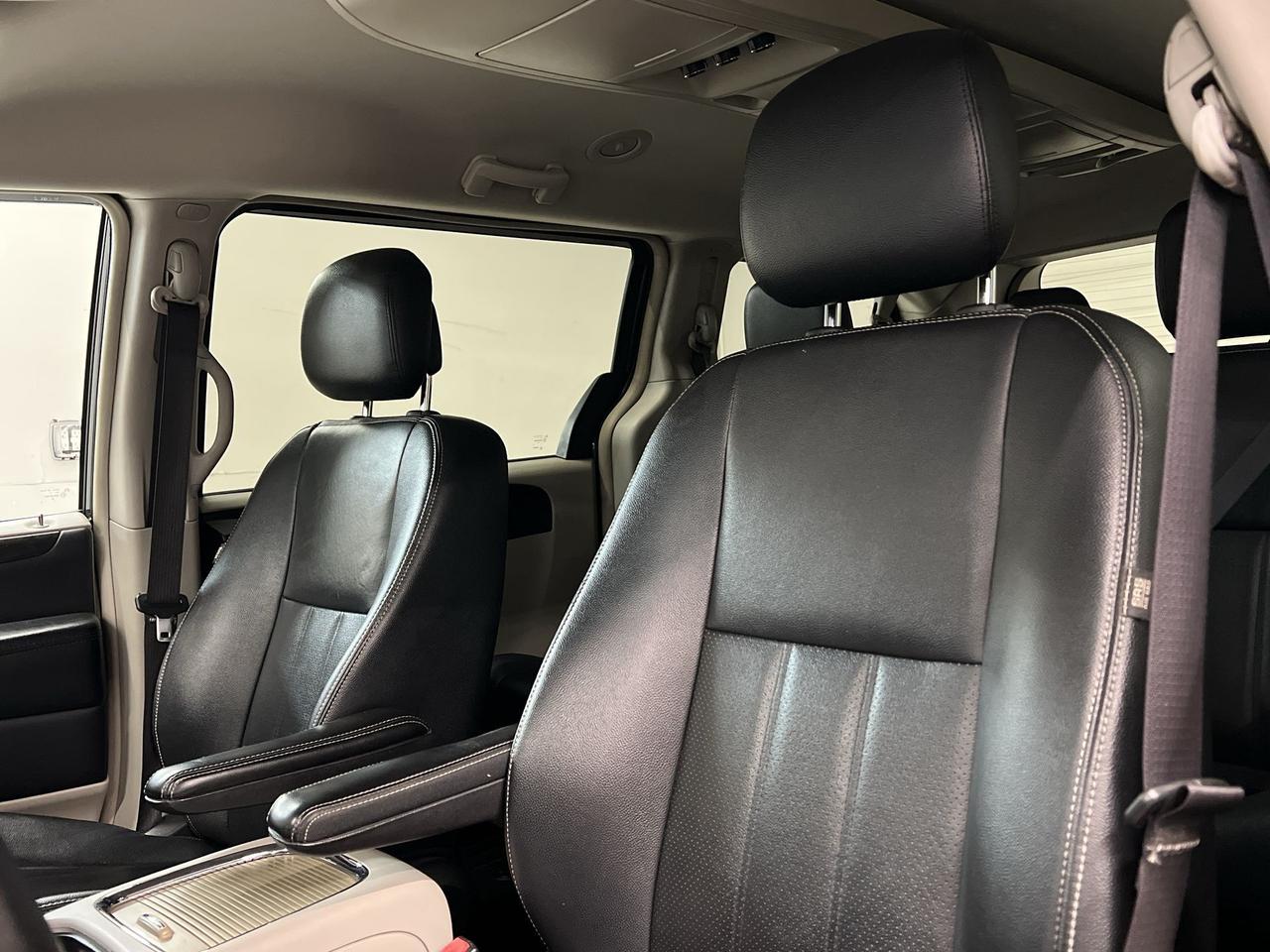 2016 Dodge Grand Caravan CREW PLUS | 7-PASS | LEATHER | ALLOYS | REAR CAM Photo