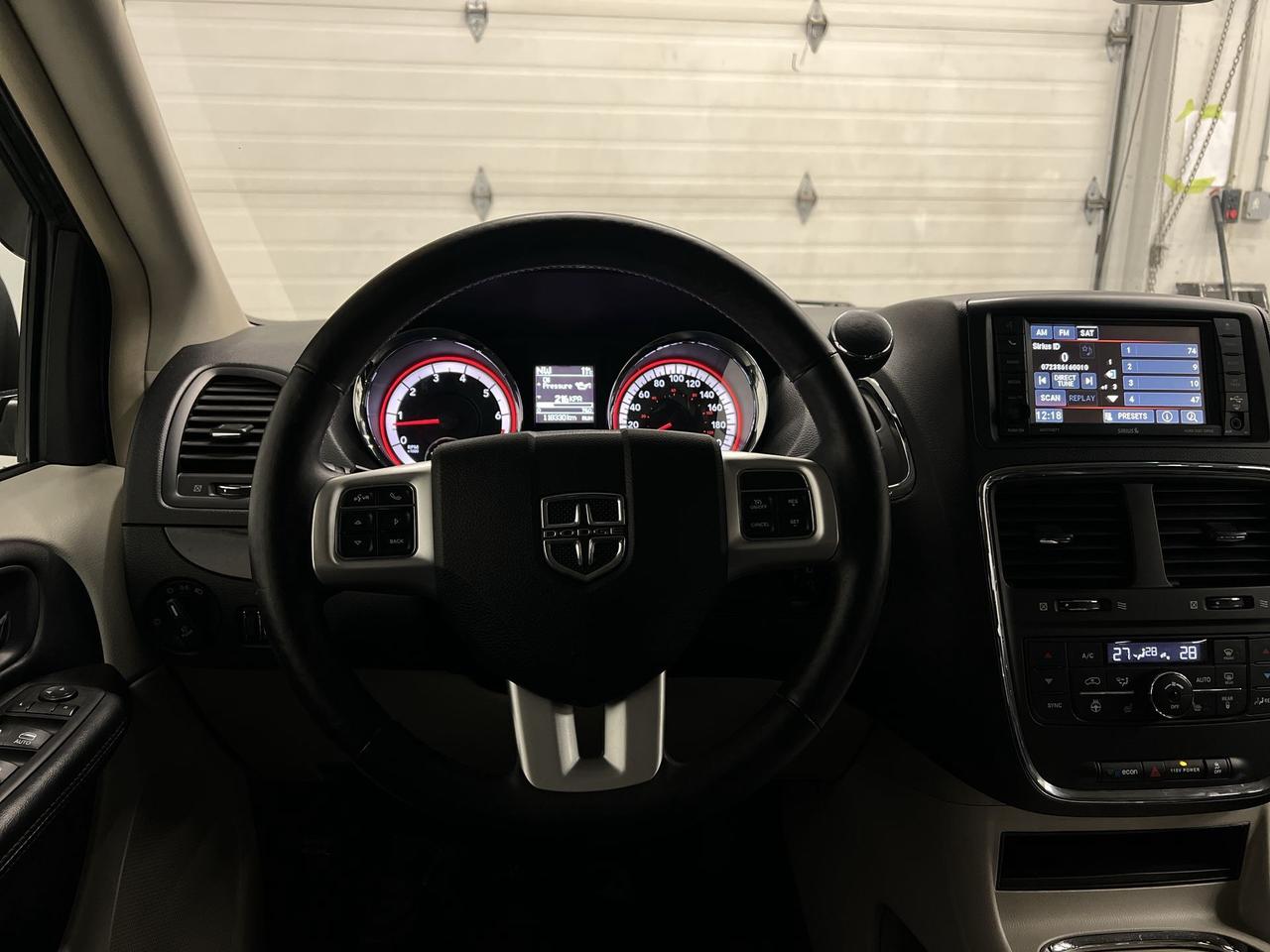 2016 Dodge Grand Caravan CREW PLUS | 7-PASS | LEATHER | ALLOYS | REAR CAM Photo