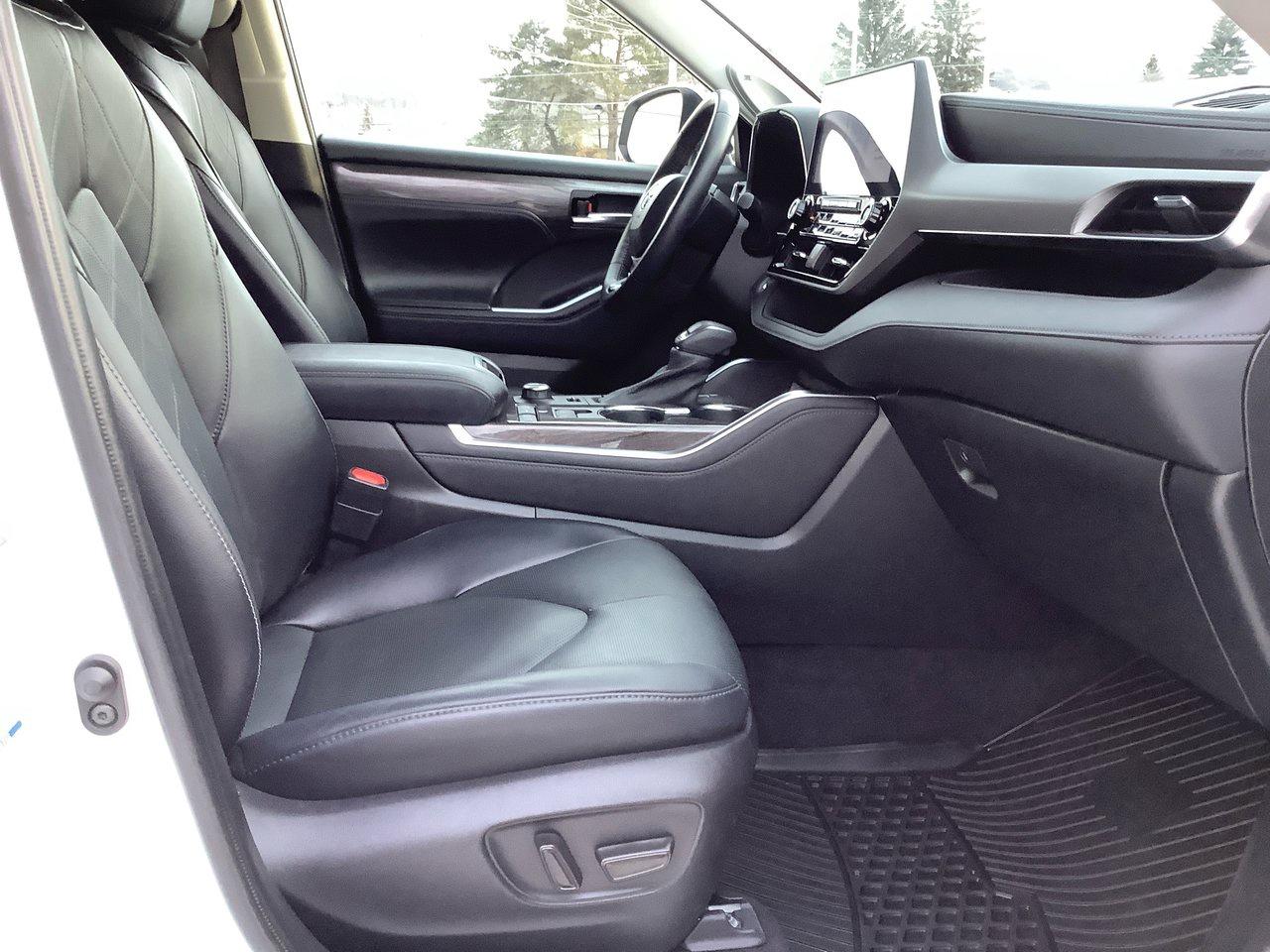 2022 Toyota Highlander LIMITED  Photo