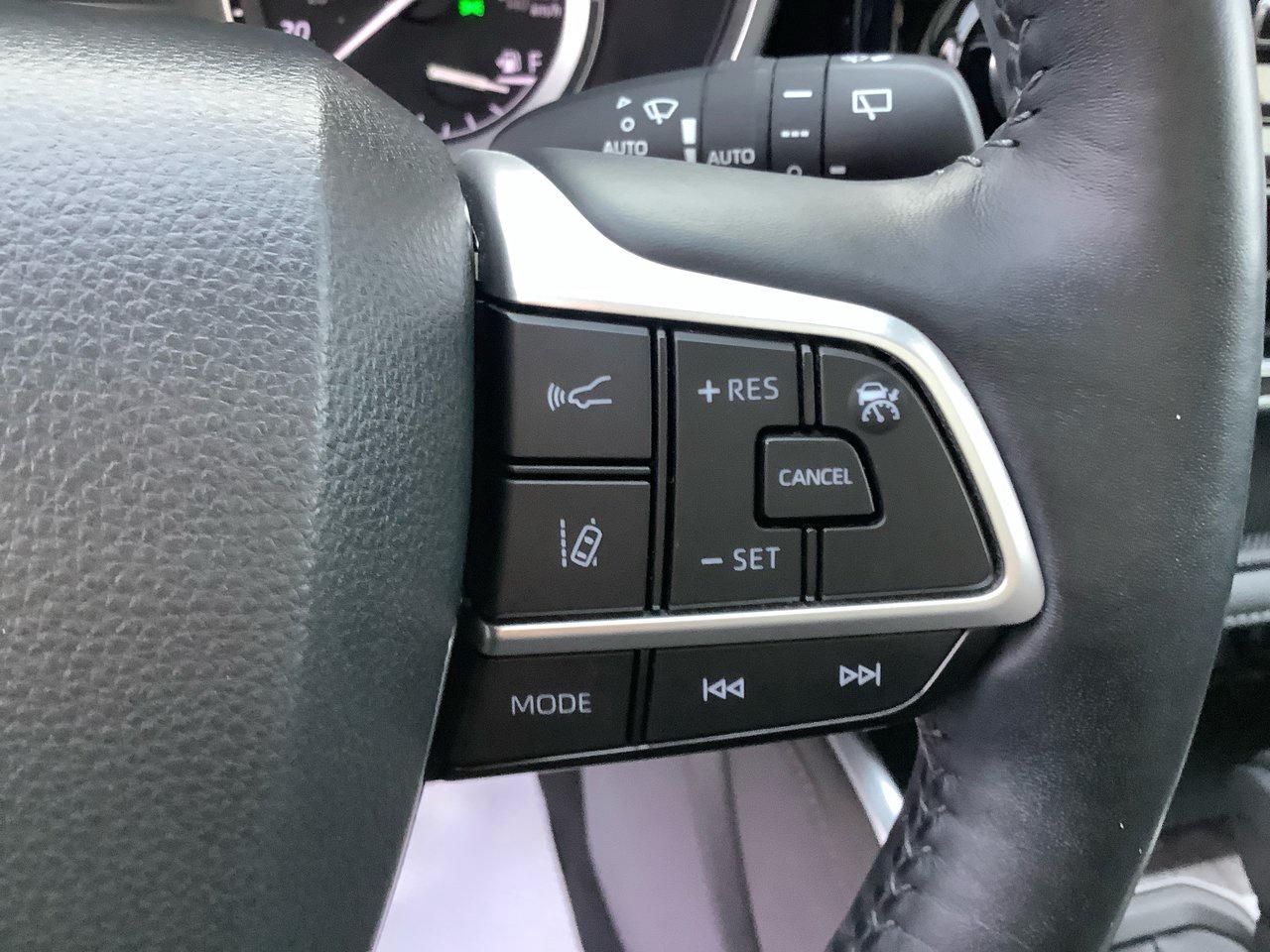 2022 Toyota Highlander LIMITED  Photo