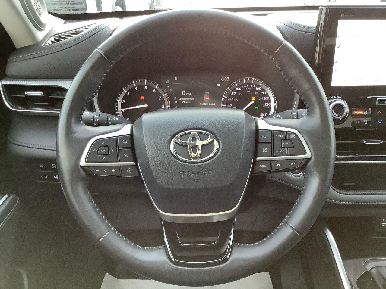 2022 Toyota Highlander LIMITED  Photo