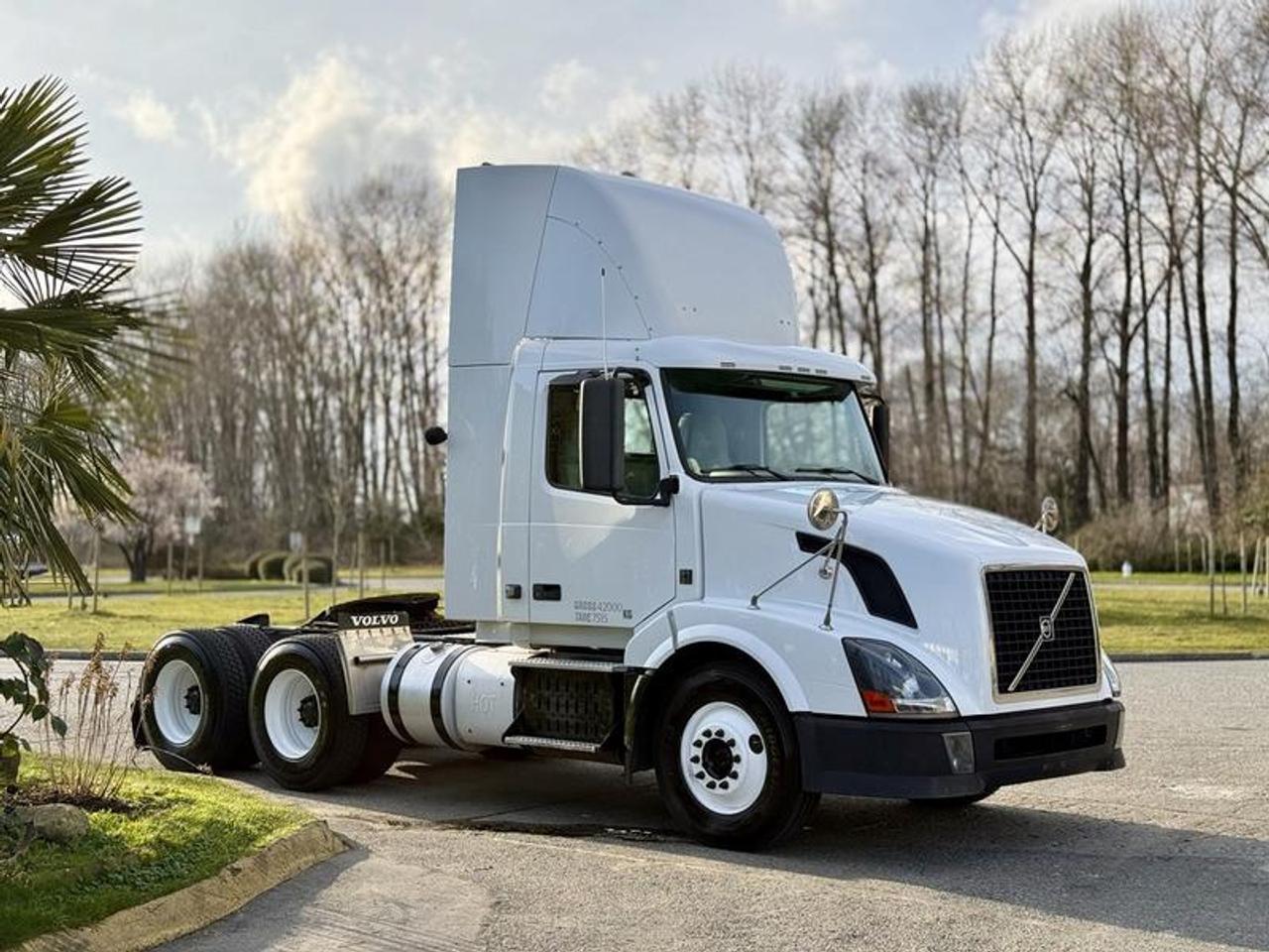 Used 2012 Volvo VNL D13 Tandem Day Cab Automatic Semi Tractor for sale in Burnaby, BC