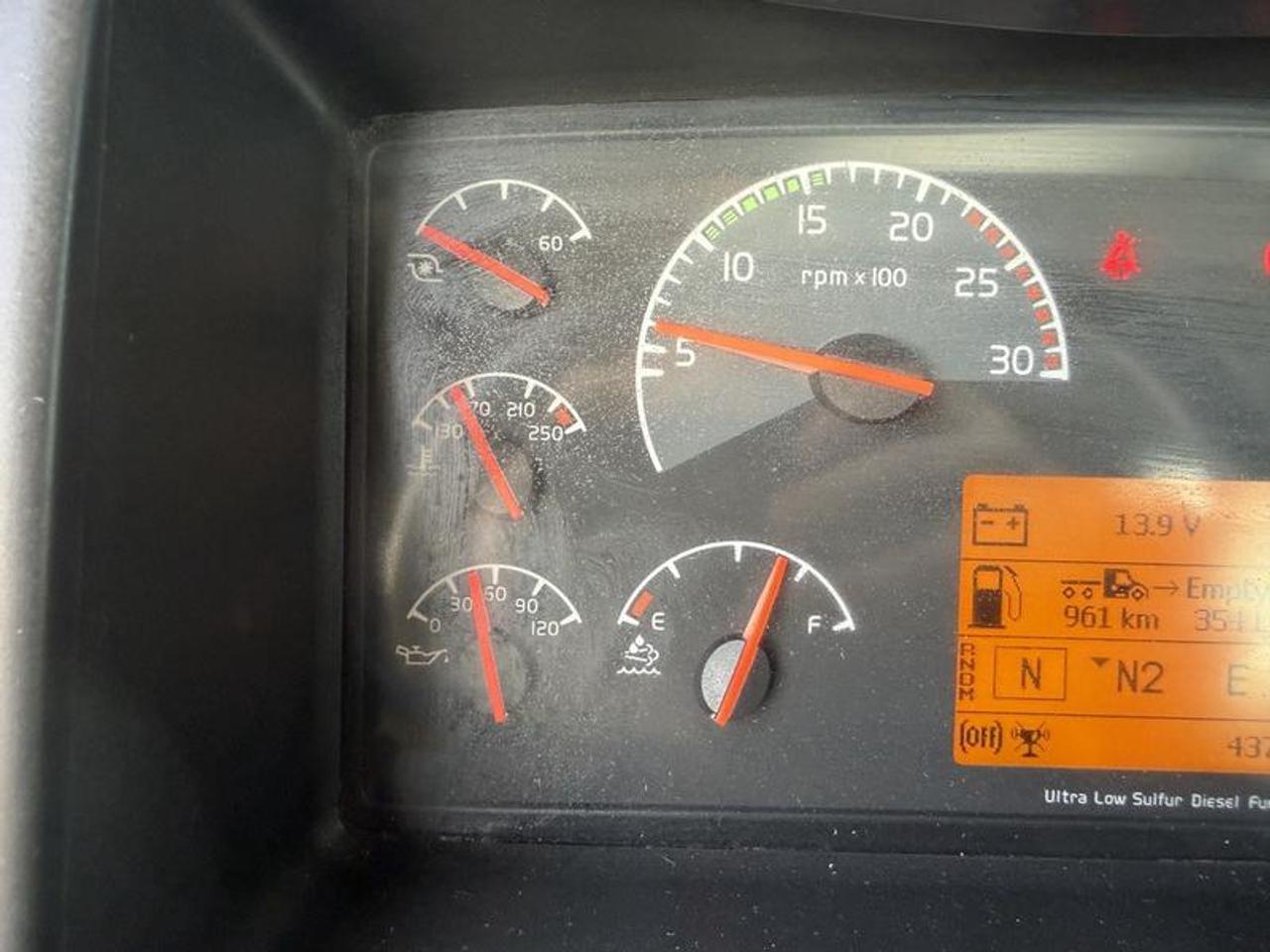 13734008
