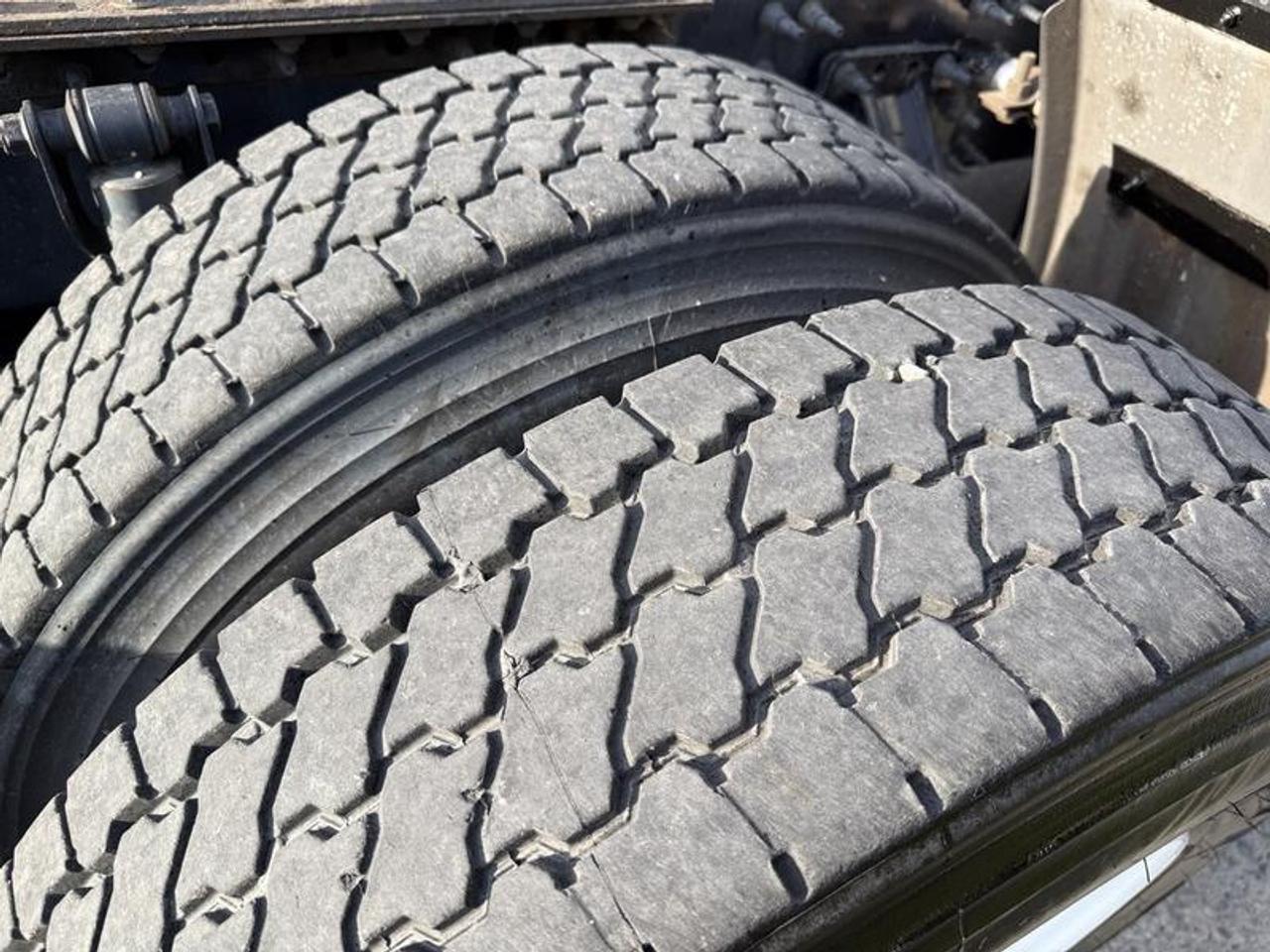 13734008