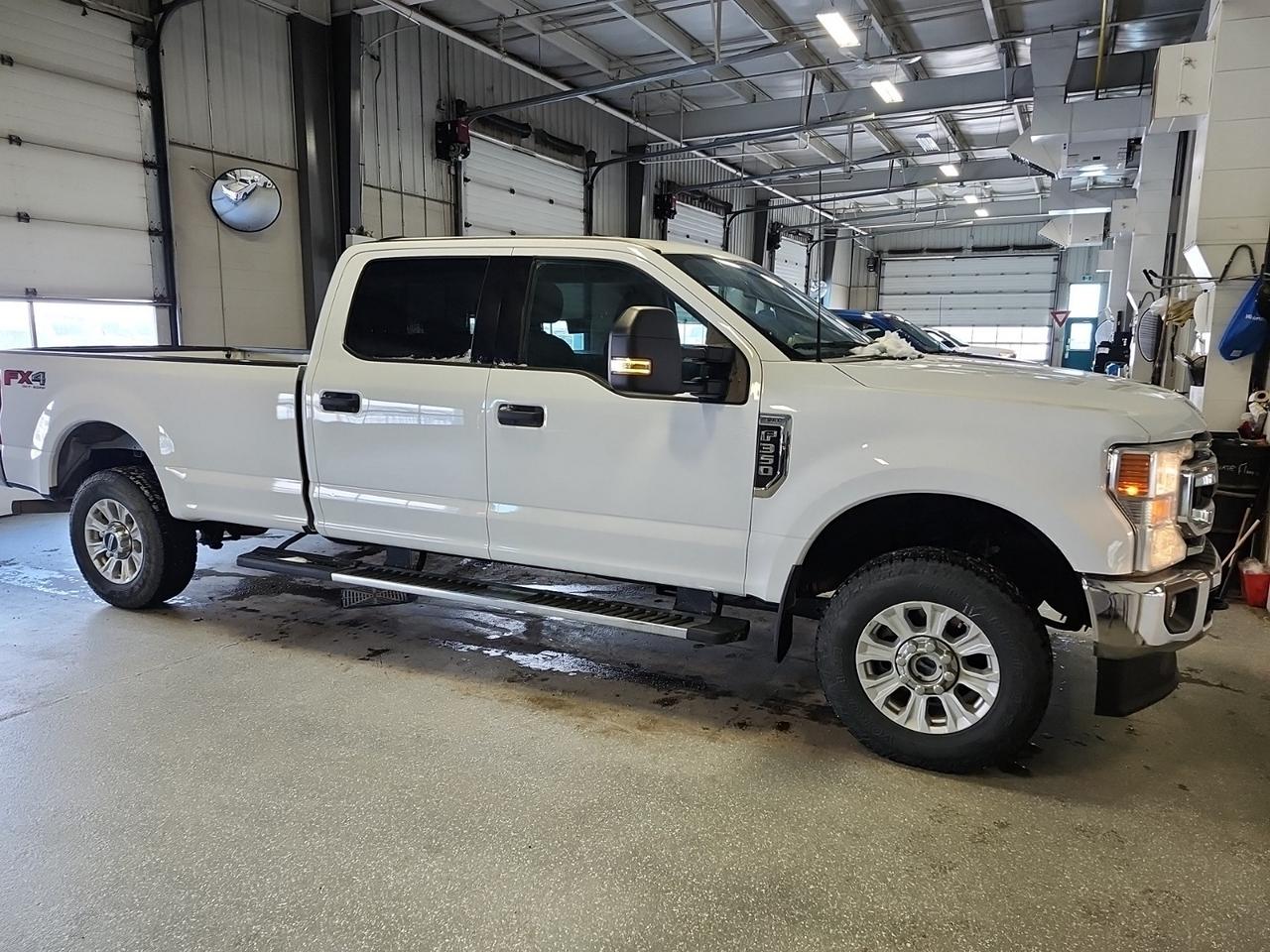 2022 Ford F-350 Super Duty SRW XLT Photo1