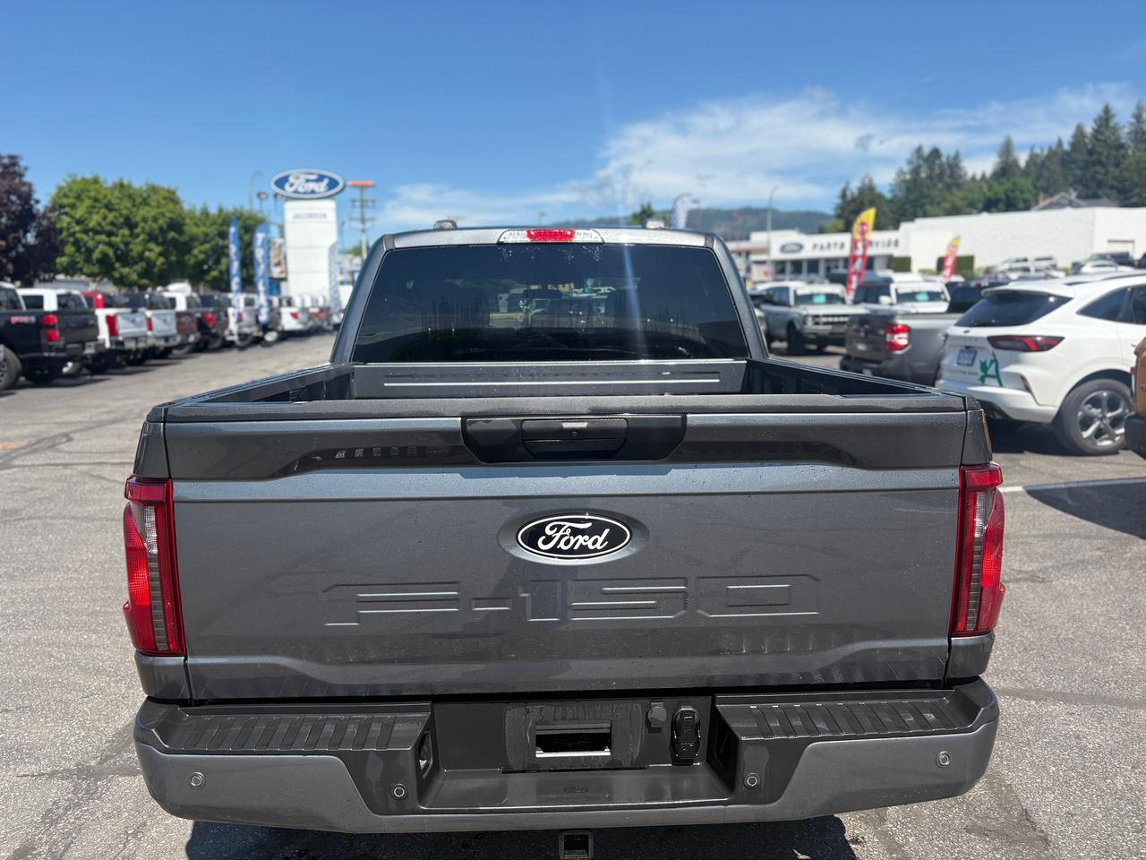 2026 Ford F-150 XLT Photo3