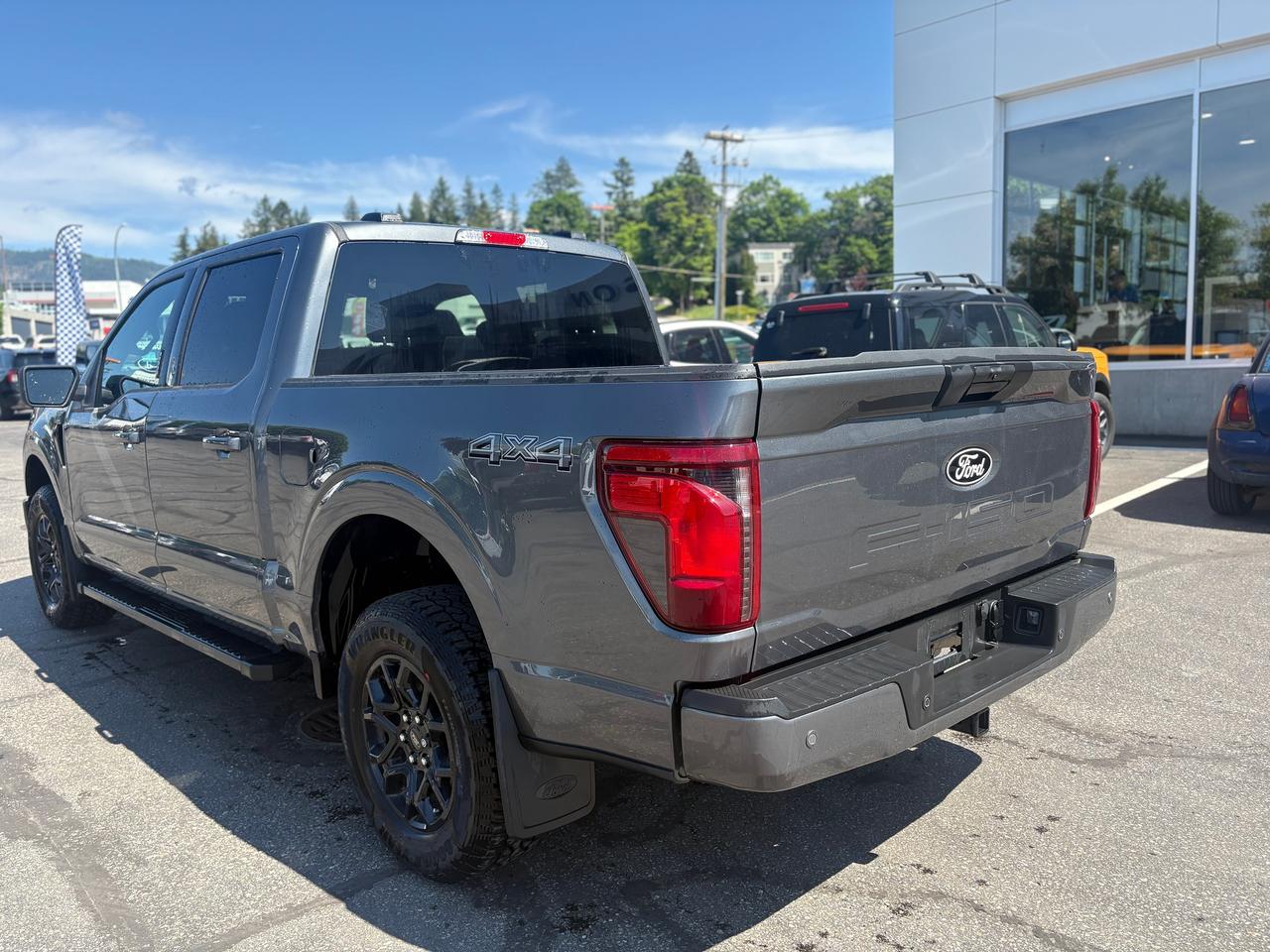 2026 Ford F-150 XLT Photo2